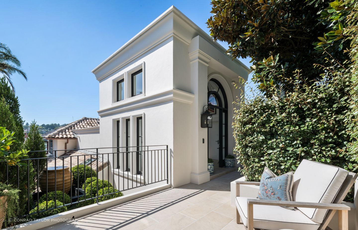 Lynda Kerry Interior Design | Andrew Barnyak Design | Cathedral Limestone Alfresco