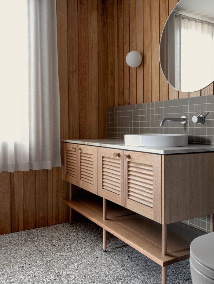 Normanville Beach House by Adam Johnson Design