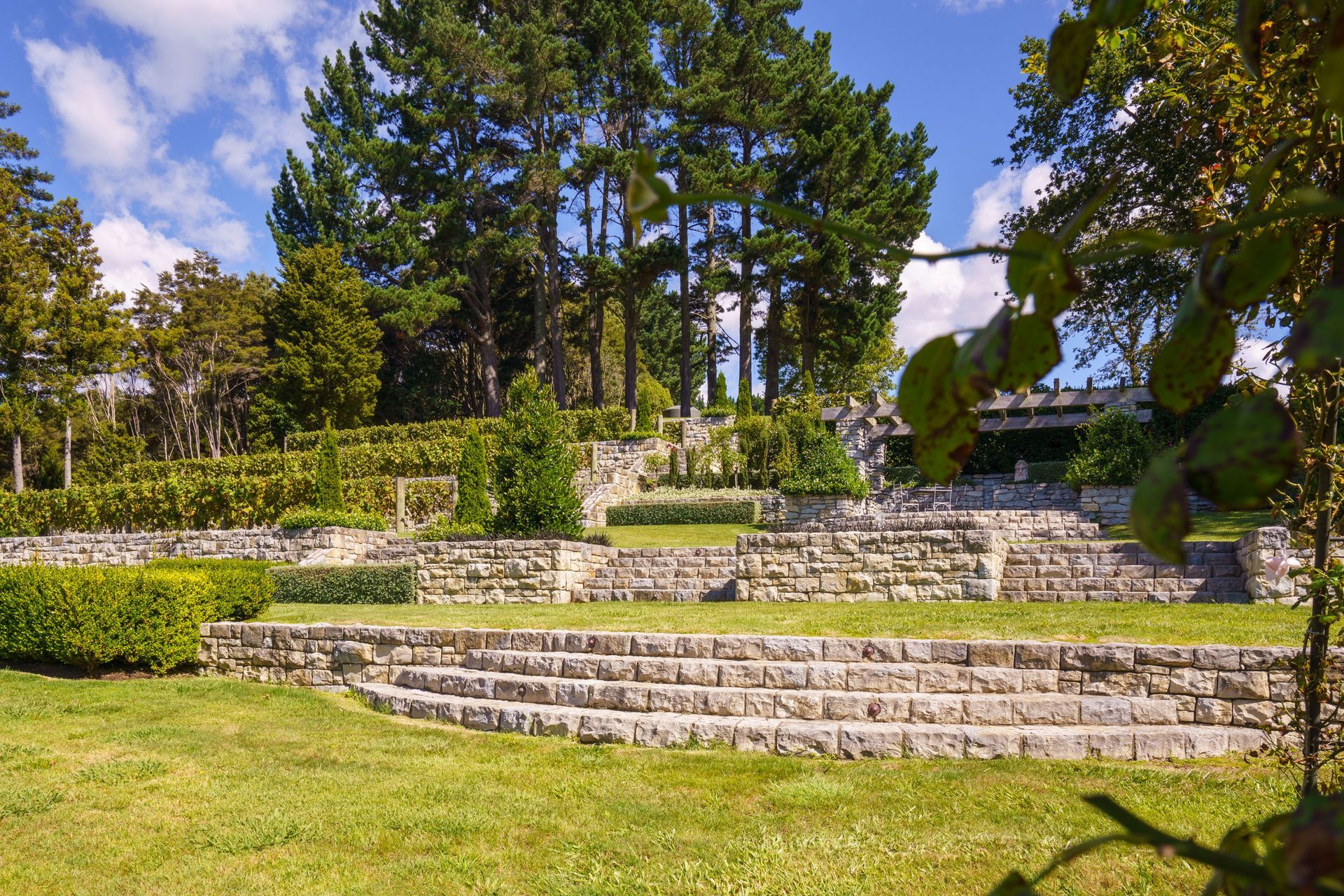 Te Kuiti limestone was chosen for its likeness to Mediterranean limestones—an aesthetic the owners were hoping to recreate with their own boutique winery.