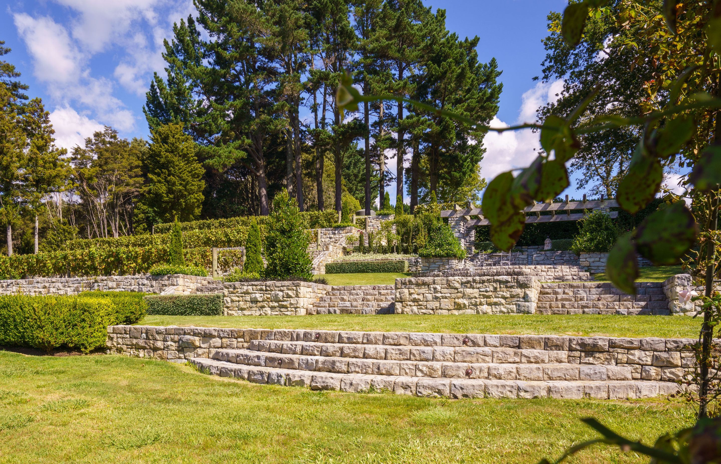 Te Kuiti limestone was chosen for its likeness to Mediterranean limestones—an aesthetic the owners were hoping to recreate with their own boutique winery.