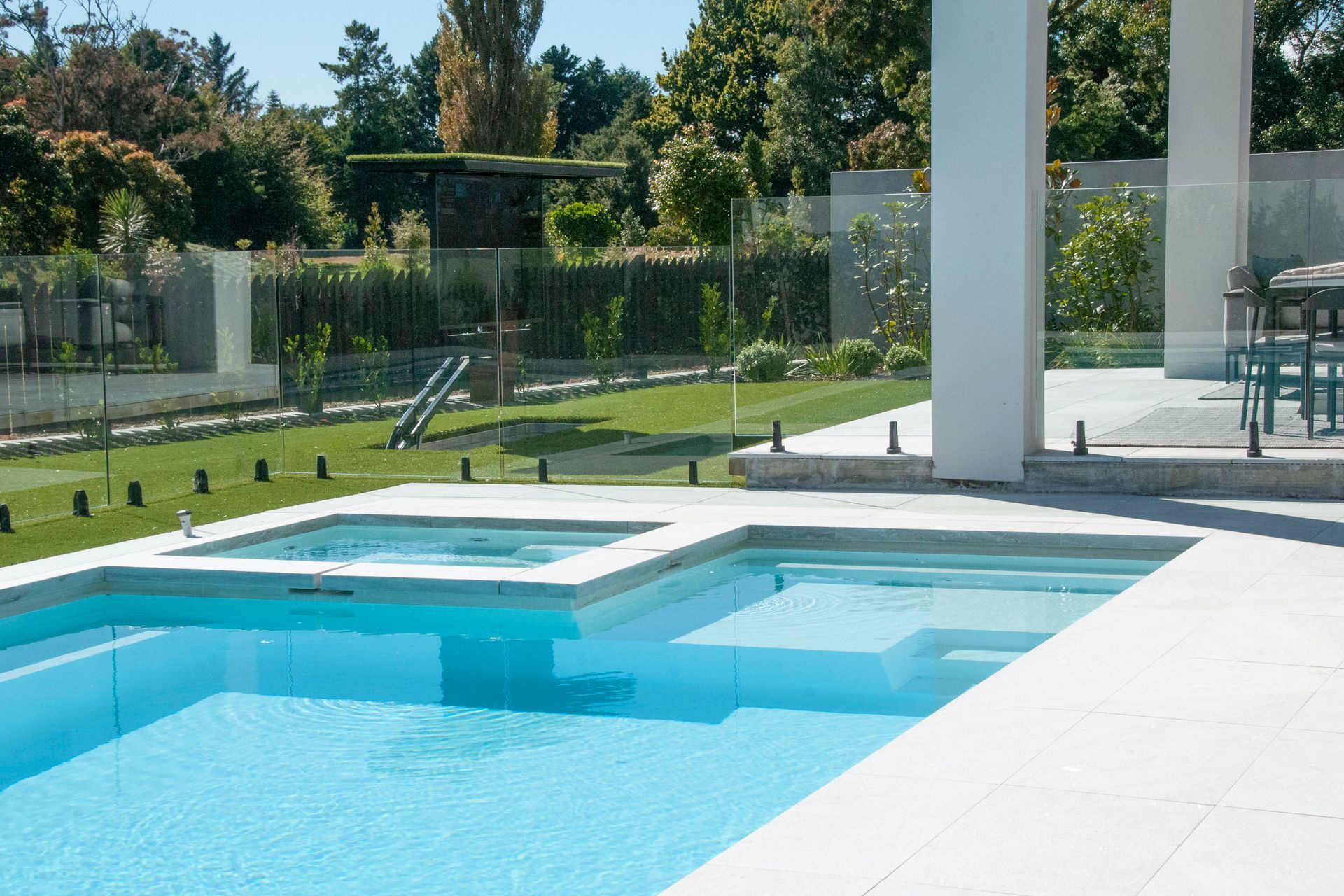 White Quartzite Dropface Coping & Paving