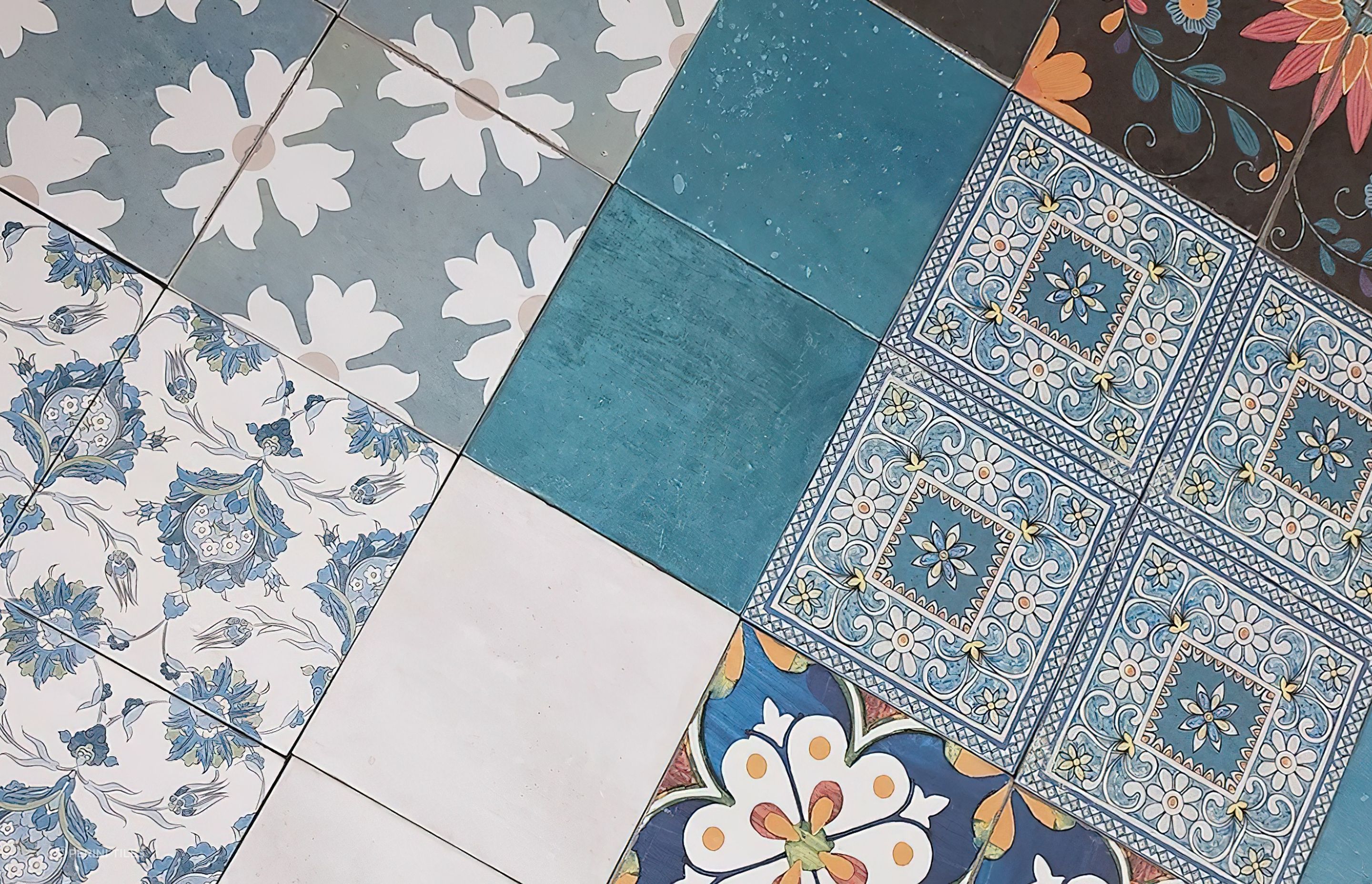 A luxurious vintage pattern tile series, Alice combines solid colours with rich motifs to create a romantic finishing touch in the home. These classic square tiles can be laid in a variety of different styles to create a range of looks in your new design scheme.