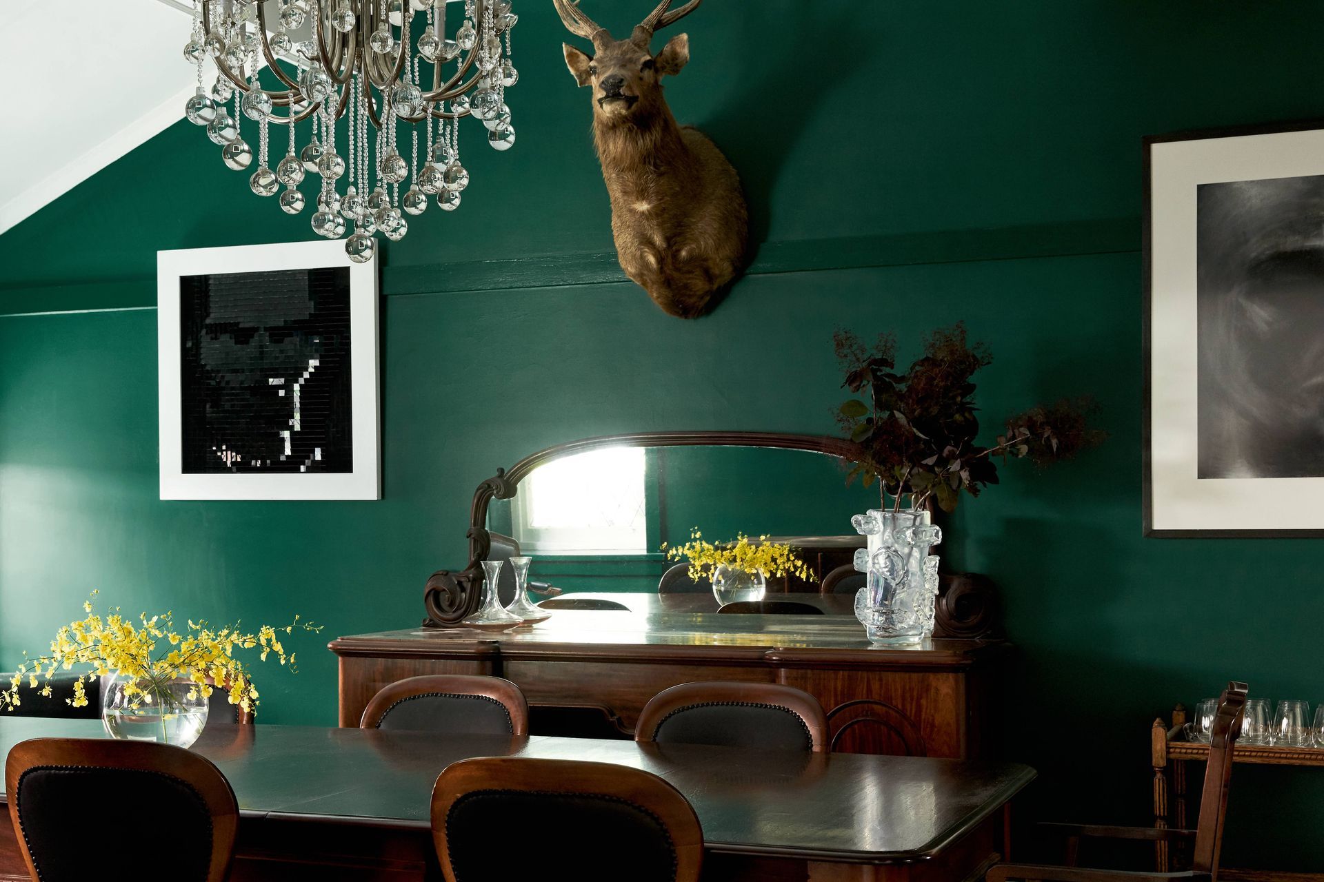 Balaclava Residence by AV-ID | Photography by Peter Marko