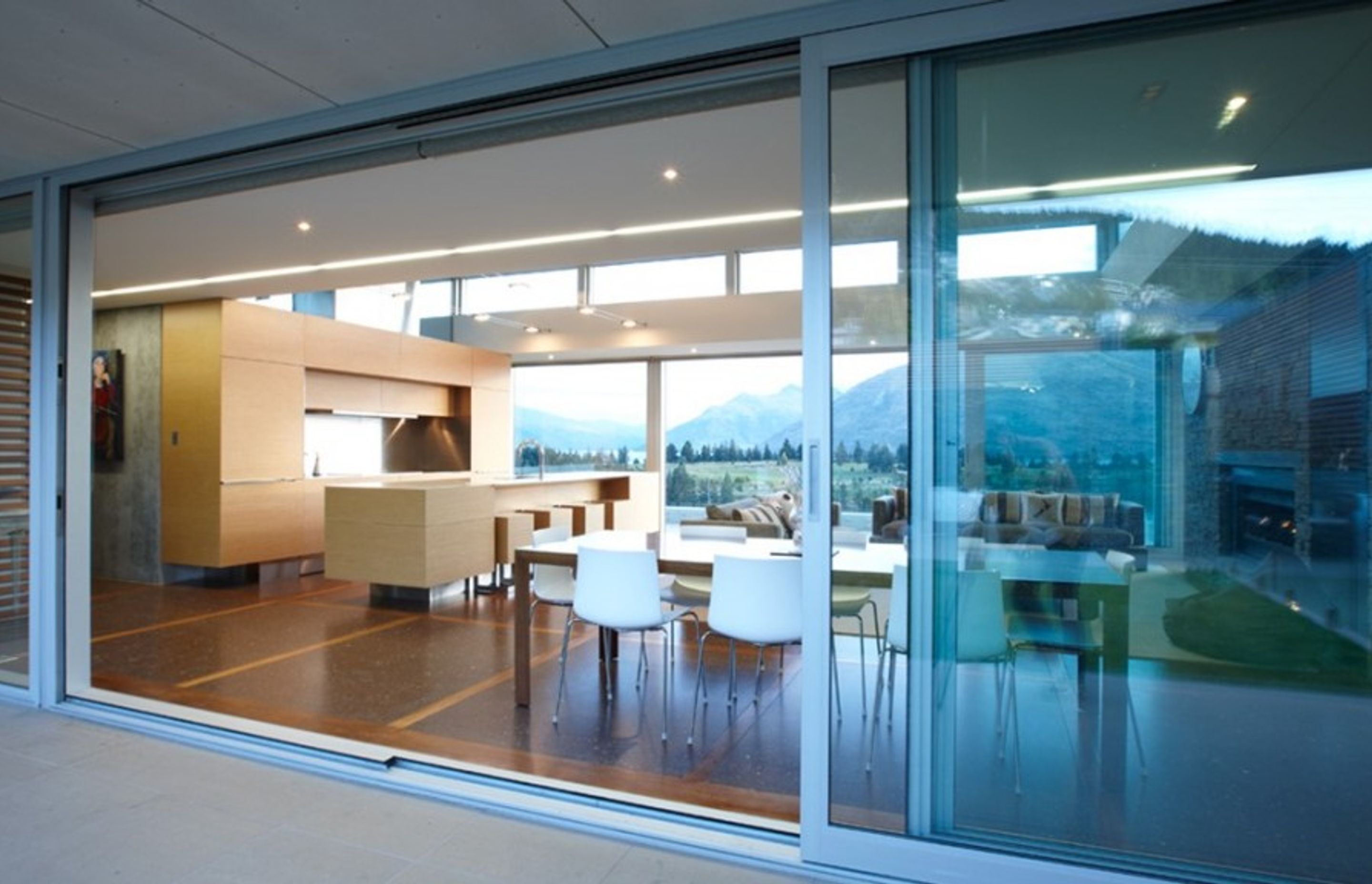 How to choose the best sliding doors for stunning views