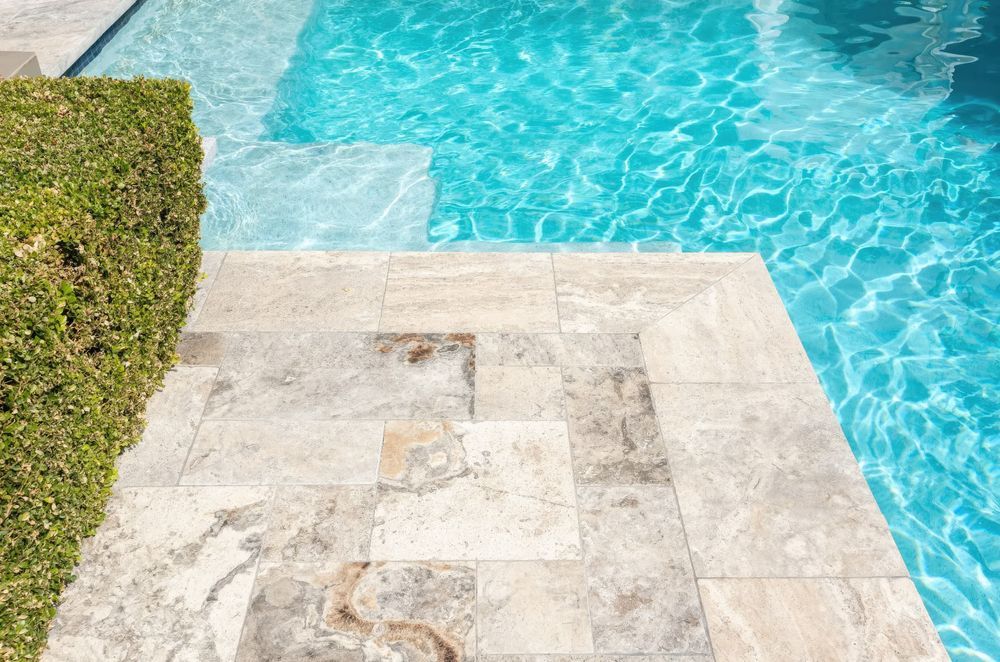 AmberTravertine-usebypools-standard-scale-200x.jpg