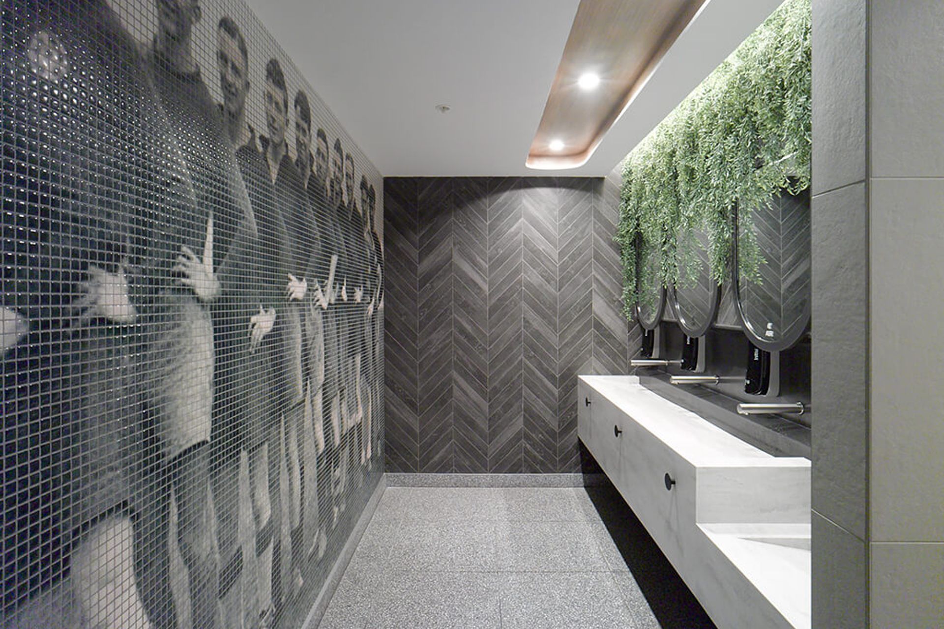 Designing an Accessible and Inclusive Bathroom with Corian®: Guidelines and Benefits