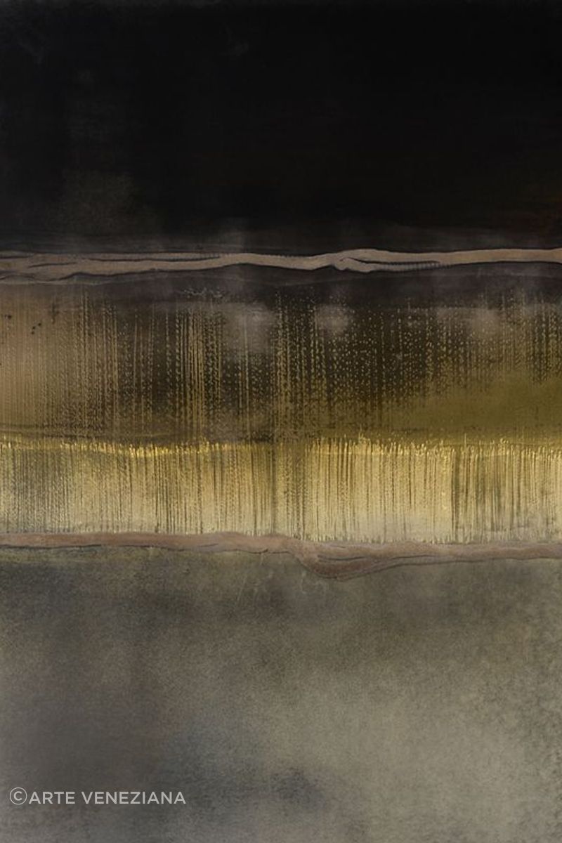 Lipari finish - Inspired by the Sicilian Volcano, a string of grey hues of the ashes to the golden sun.