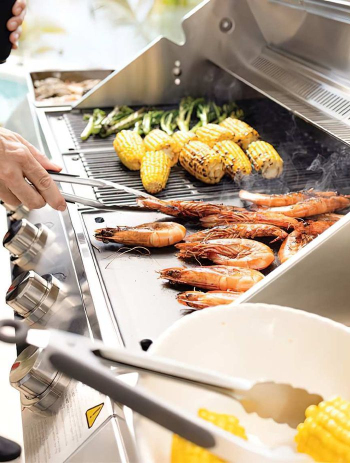 Beefeater 7000 Classic 5 Burner Freestanding BBQ (BMG7652SA)