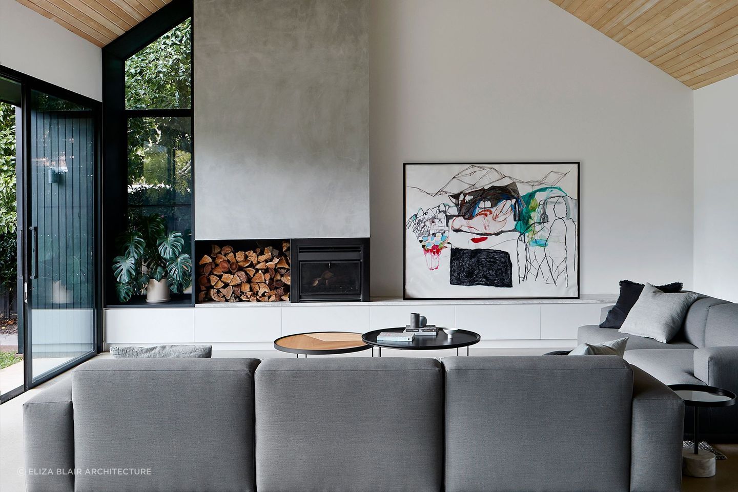 An open modern living space. Photographer: Shannon McGrath.