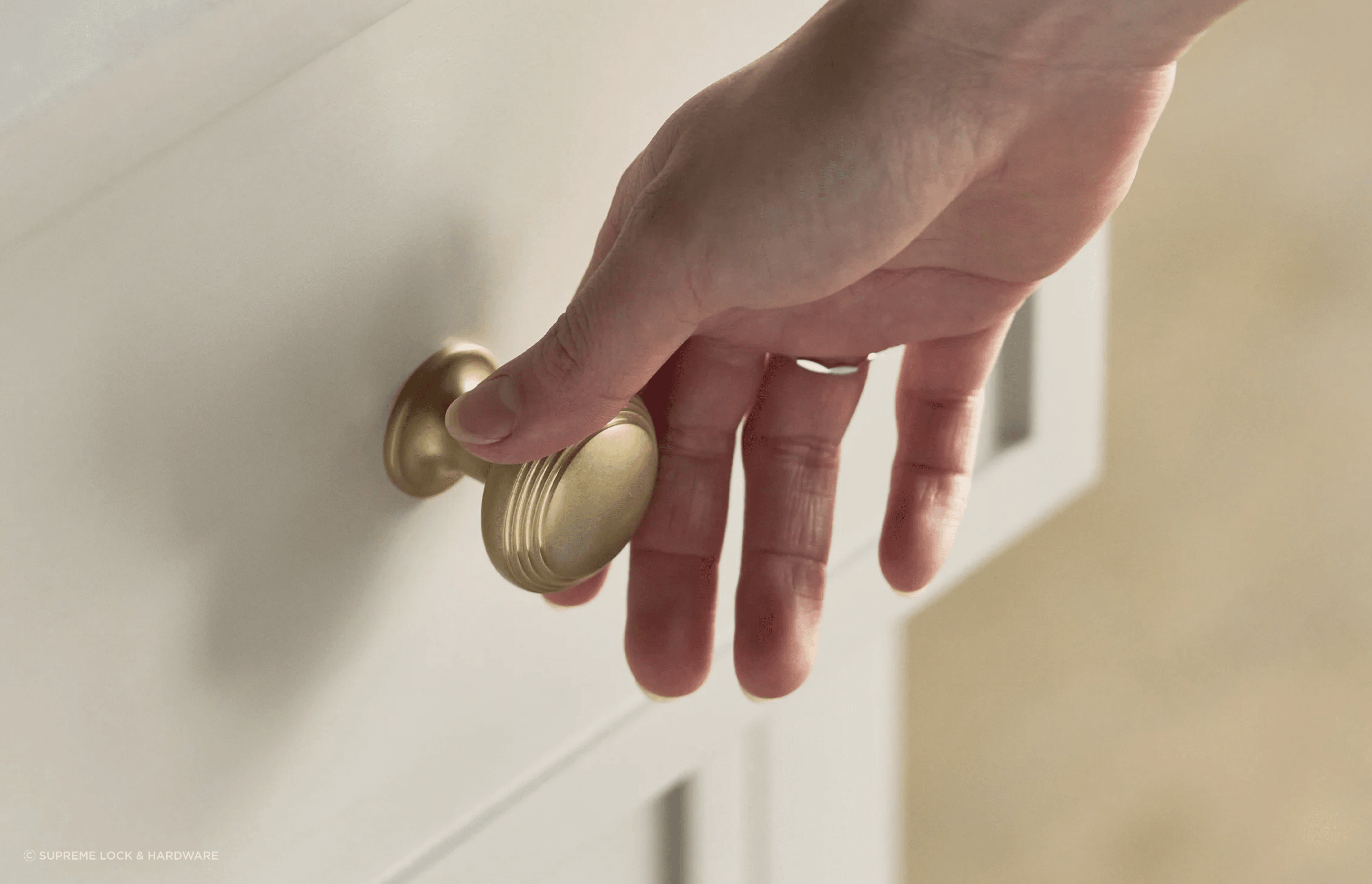 The timeless Barlow knob works well on kitchen cabinetry, wardrobes, and other joinery and furniture.