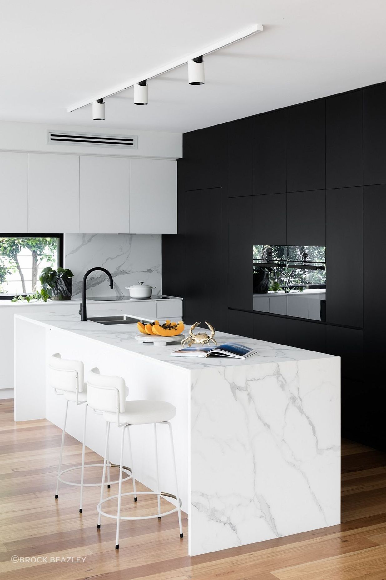 MAXIMUM Venato Matt 12mm to kitchen benchtops and splashback at Paddington House 3 by Plot Architecture.