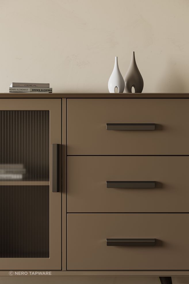 Bianca-Pull-Handle-GM-v2.jpg