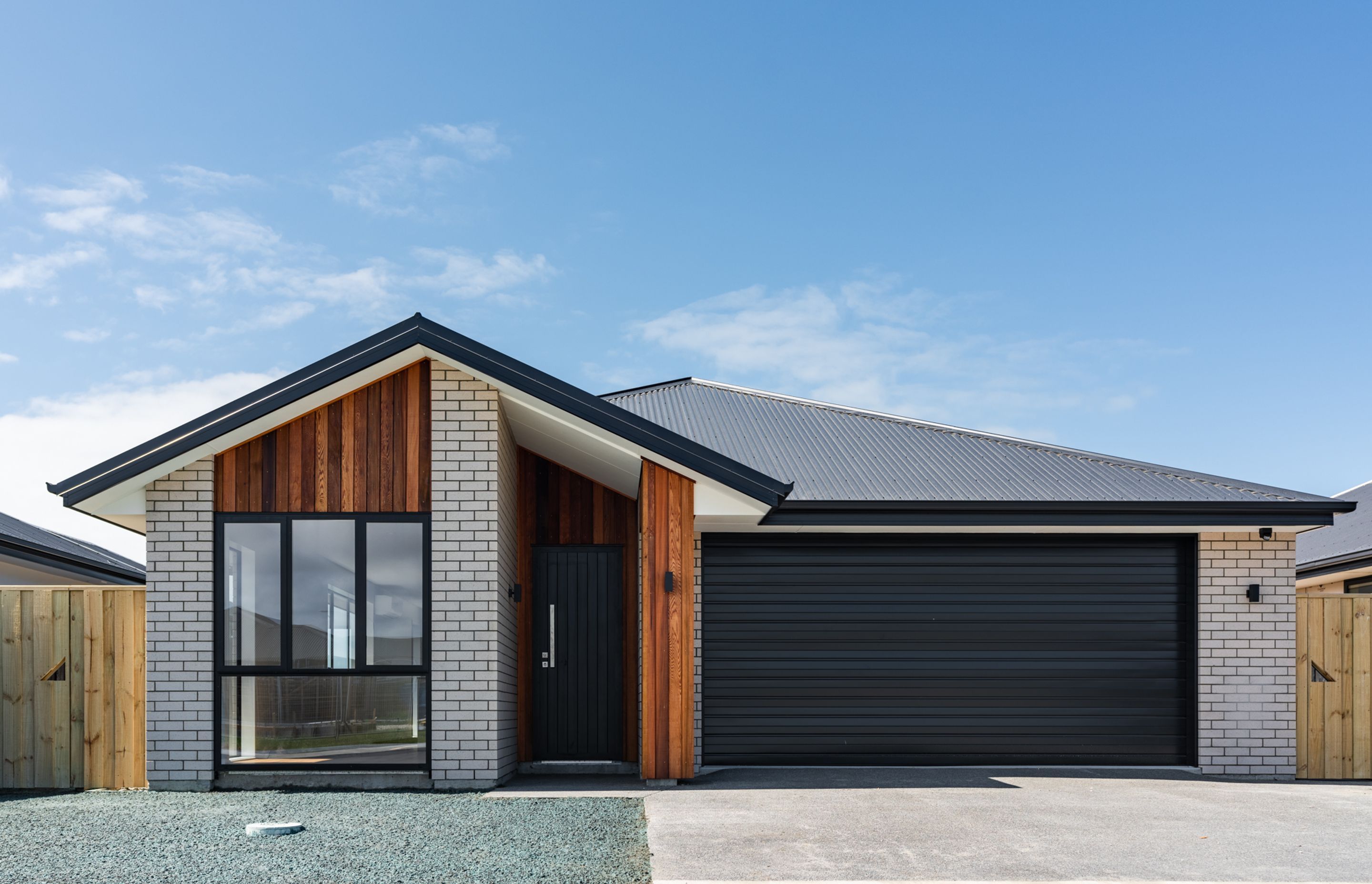 A three bedroom contemporary home built by Bird Built stands proud on a 425m2 section in the Ravenswood subdivision.
