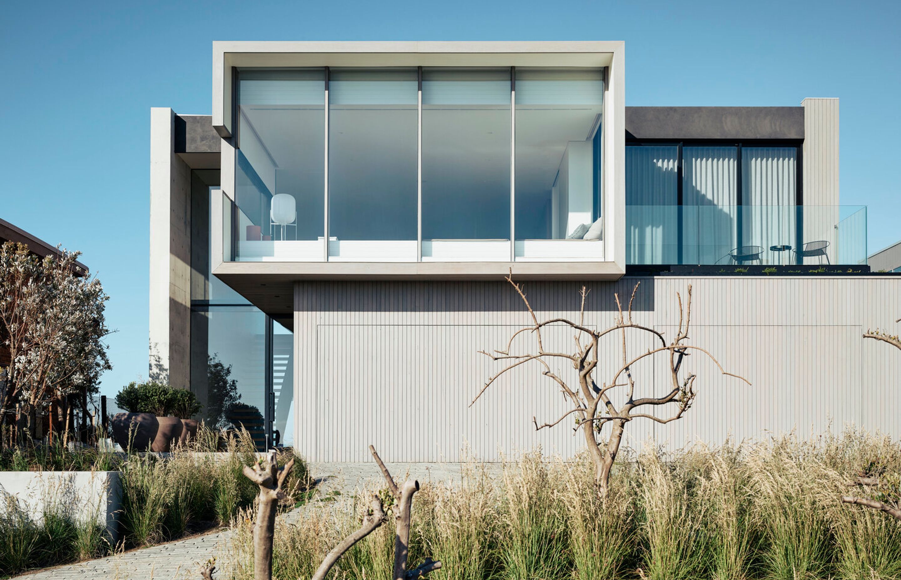 Blairgowrie Ocean Beach House by Planned Living Architects | Photography by Derek Swalwell