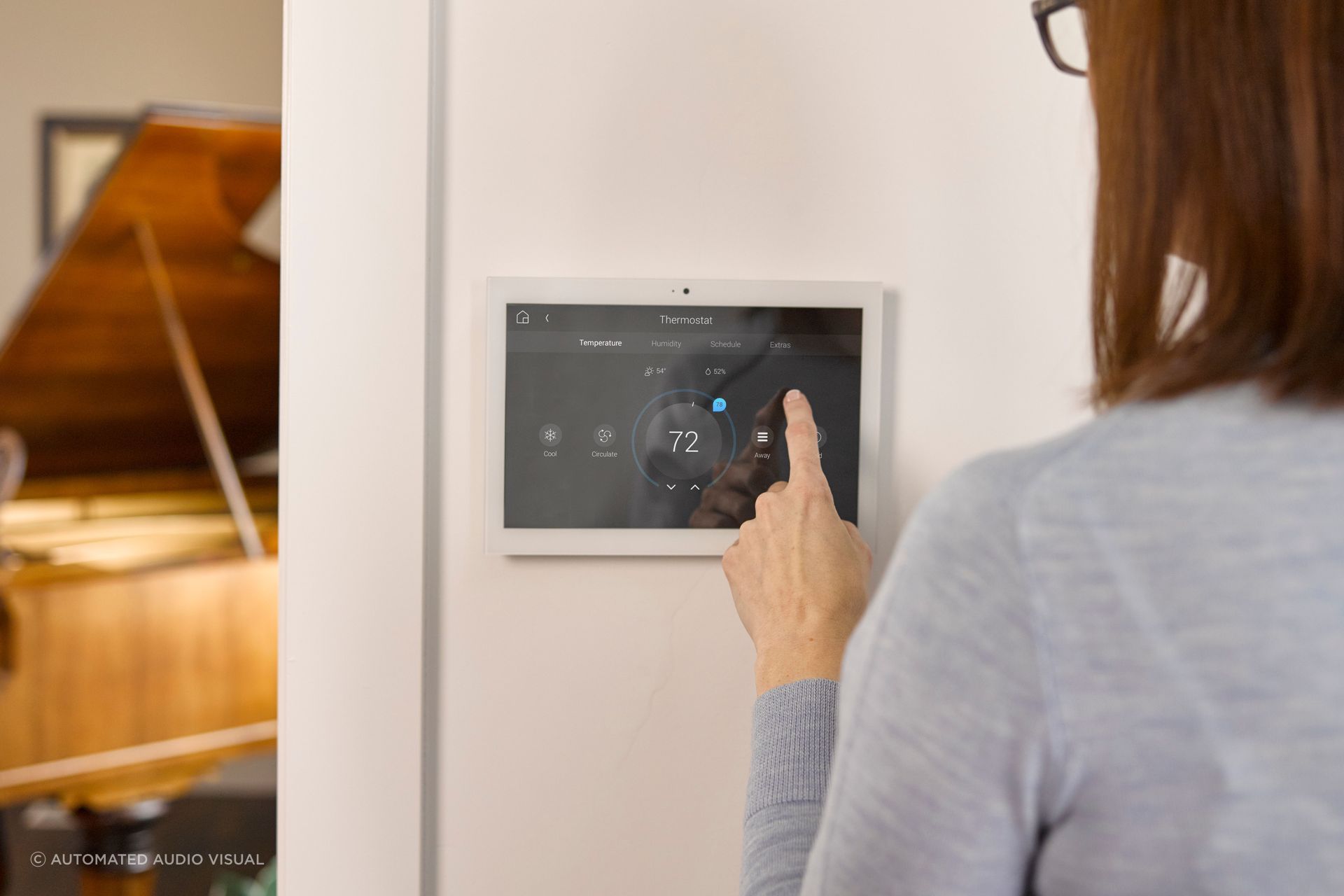 Smart thermostat and heating control systems allow precise management of indoor temperatures.