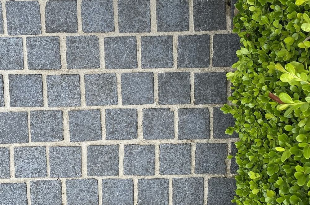 Charcoal Cobblestones
