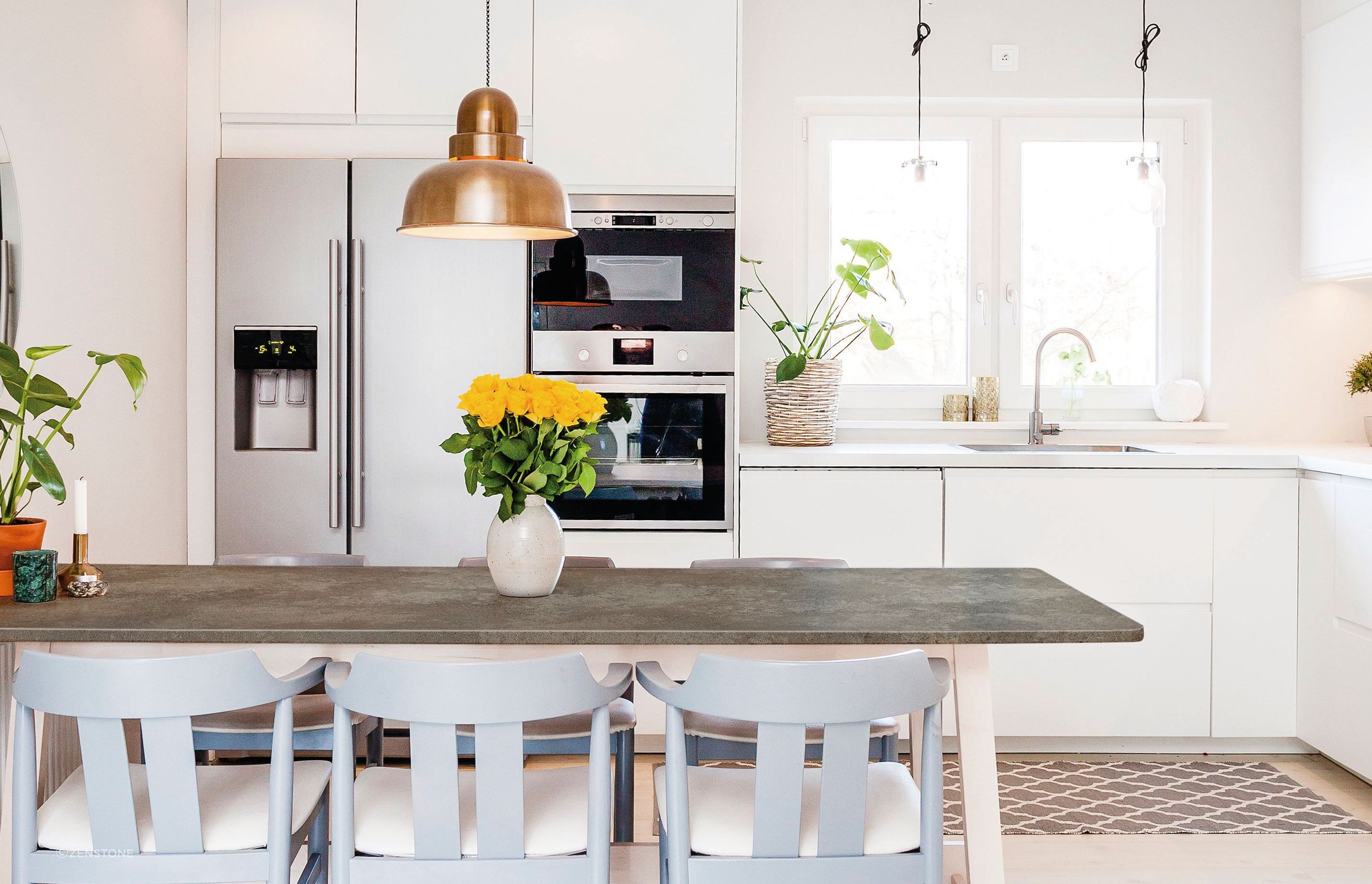 Coral Seal, Lumina Stone makes for an exquisite kitchen surface