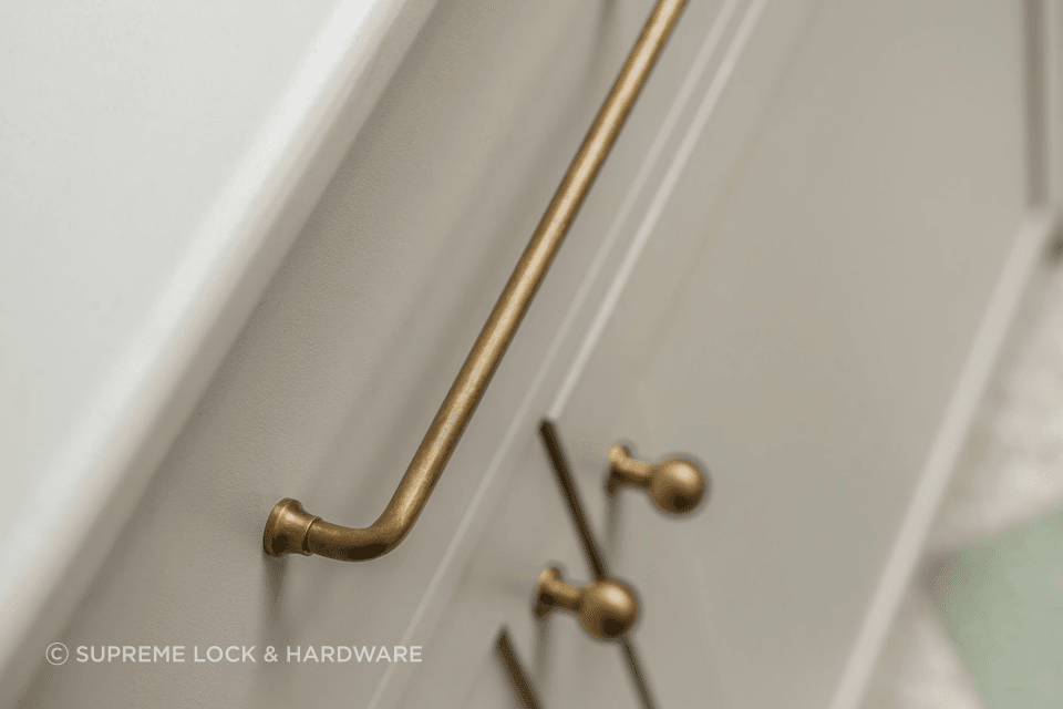 The Sycamore pull handle and Bayswater knob make the perfect pair