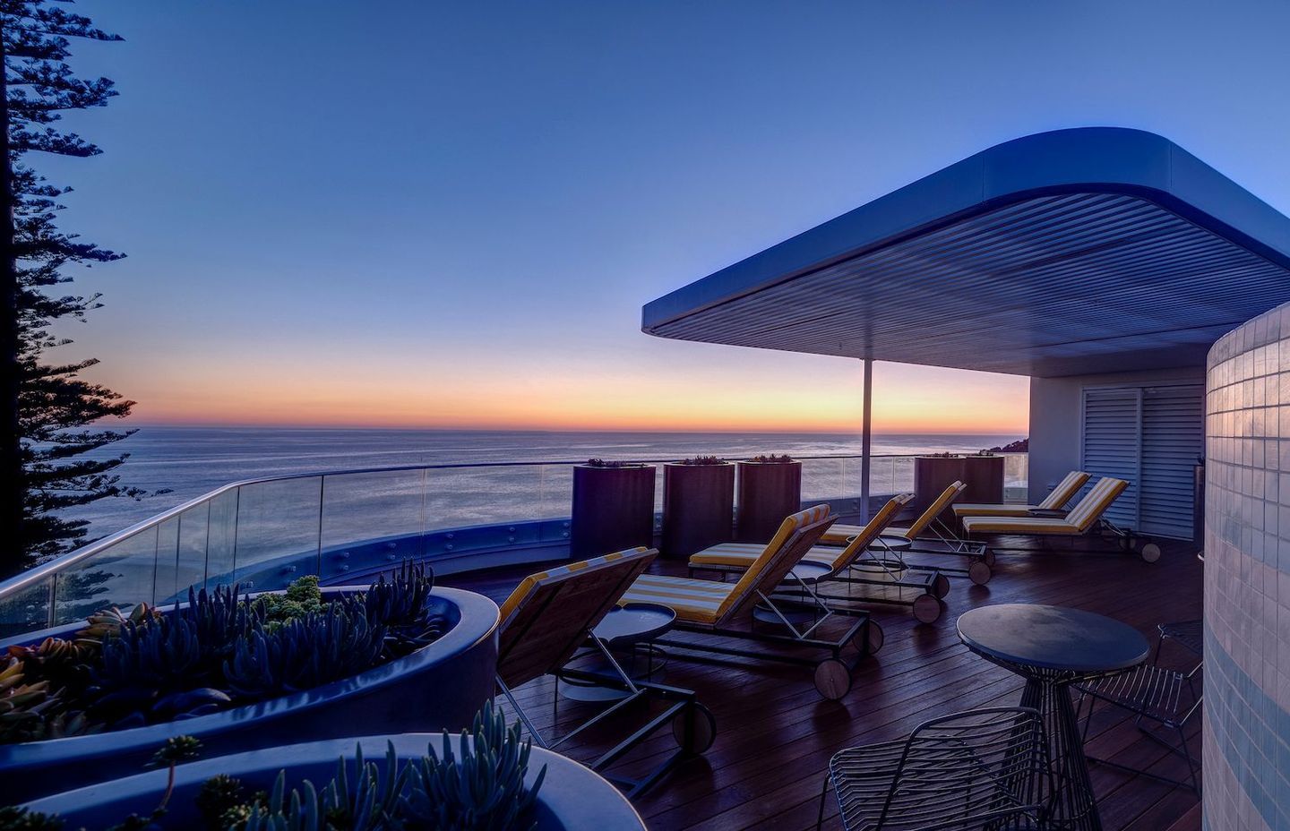 The Surf Hotel Yamba by Design King Company | Photography by Brett Boardman & Elise Hassey