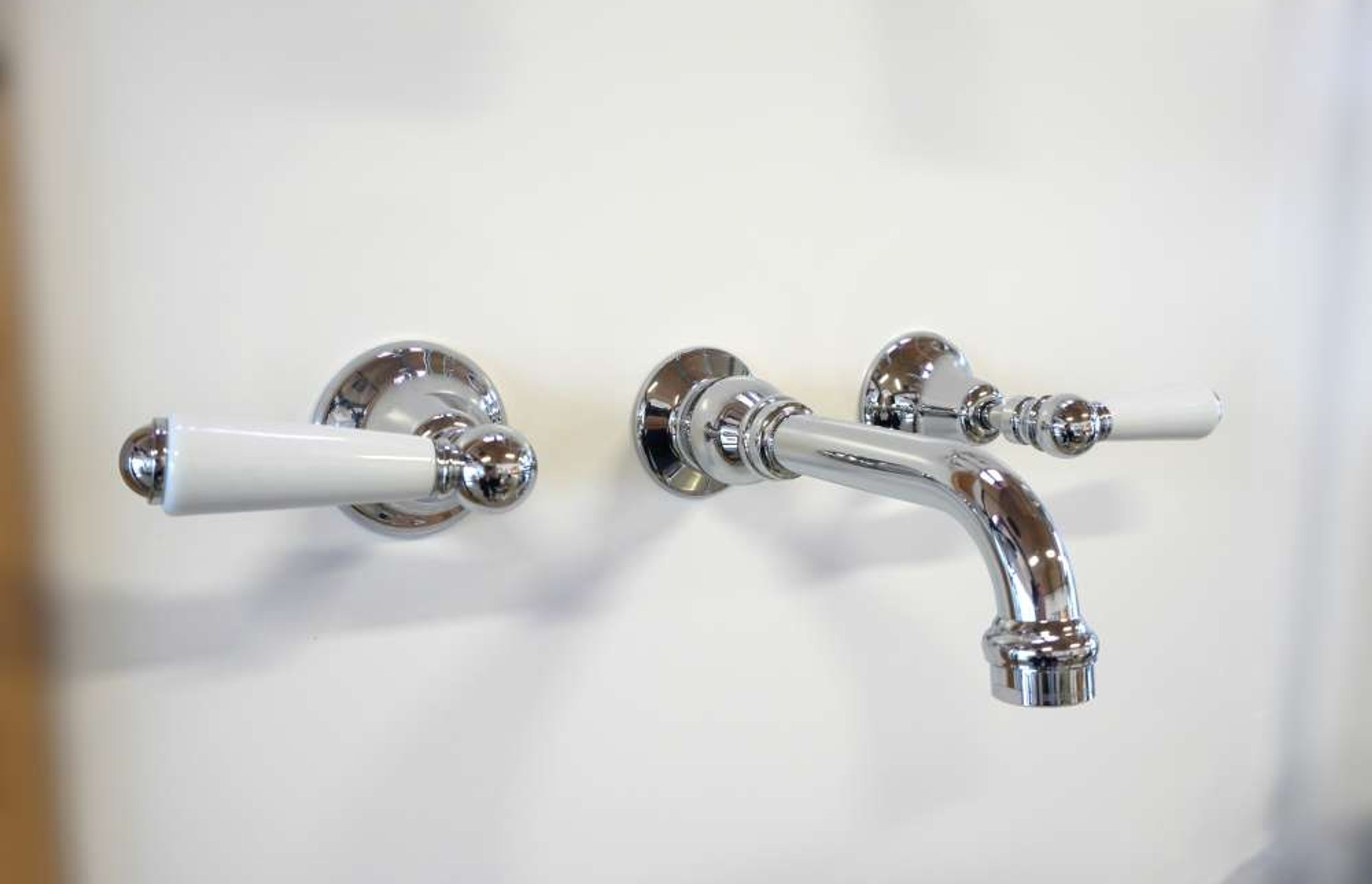 Q & A WITH HOLLY (THE KITCHEN HUB) – CHOOSING THE RIGHT TAPWARE FOR YOUR BATHROOM DESIGN