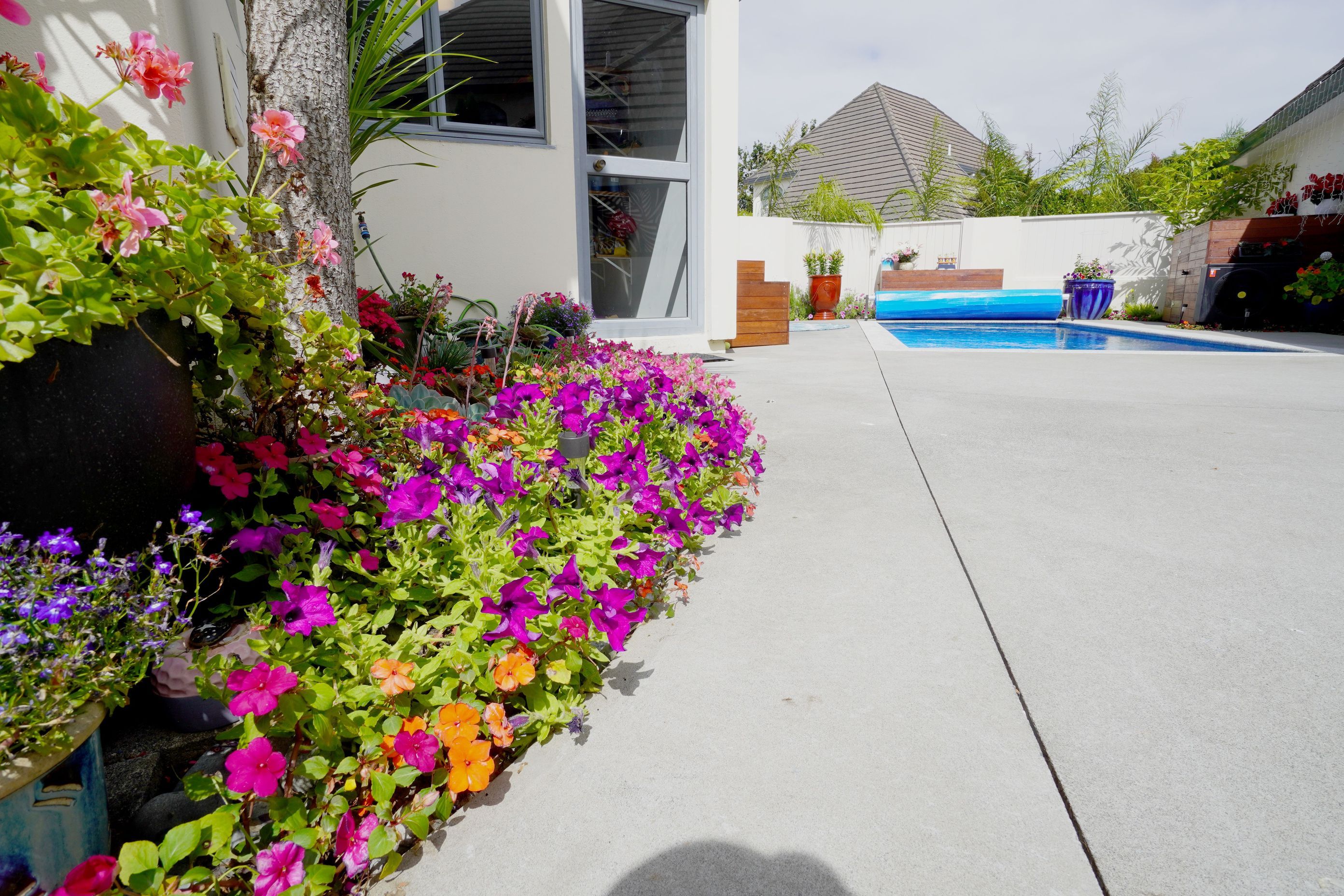 2023 GUIDE FOR OUTDOOR RENOVATIONS AND LANDSCAPING IN NZ – MATERIALS + DESIGN + COSTS