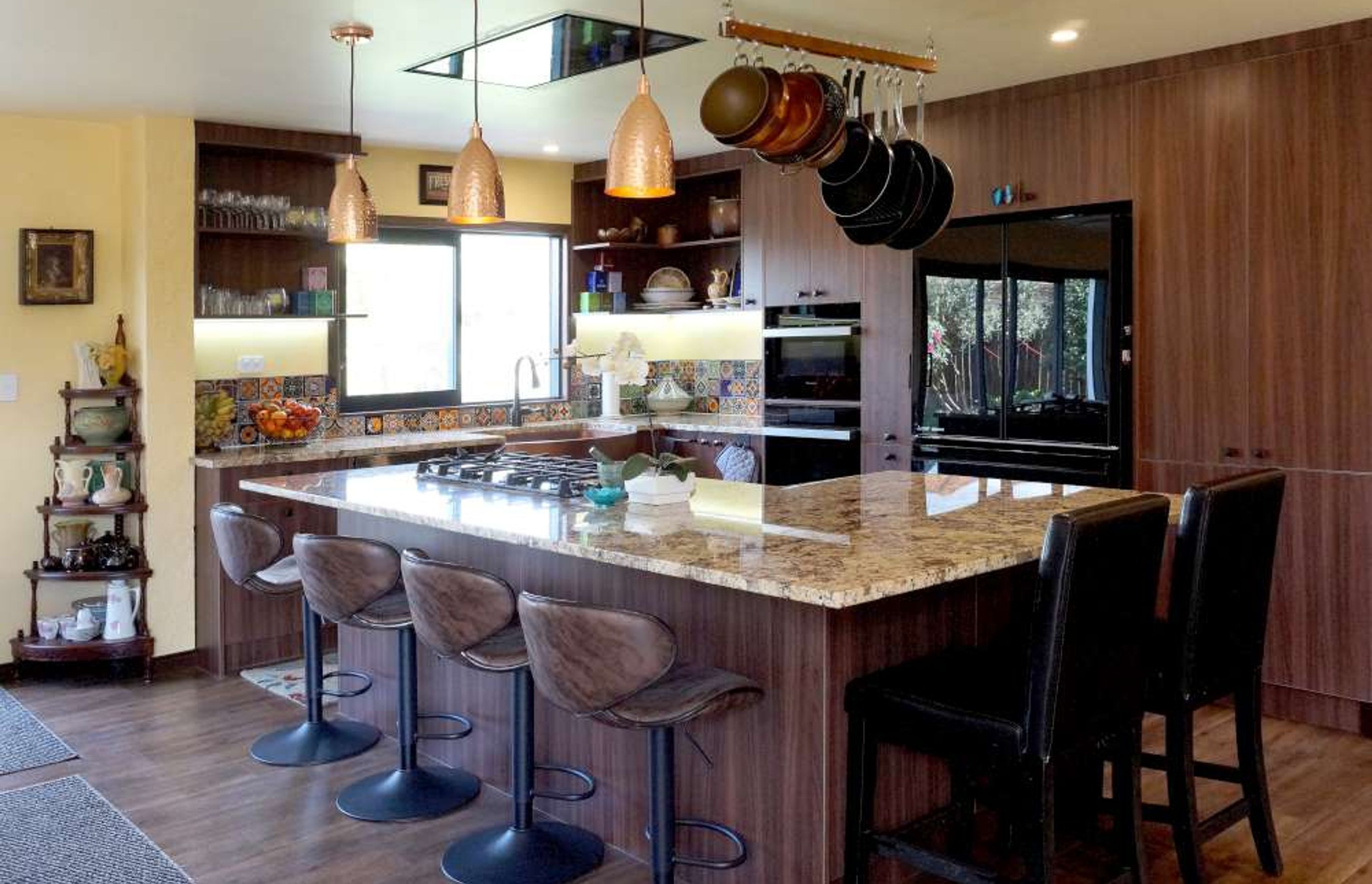 Mary Stuart’s Rustic Style Traditional Kitchen in Stanmore Bay, Auckland