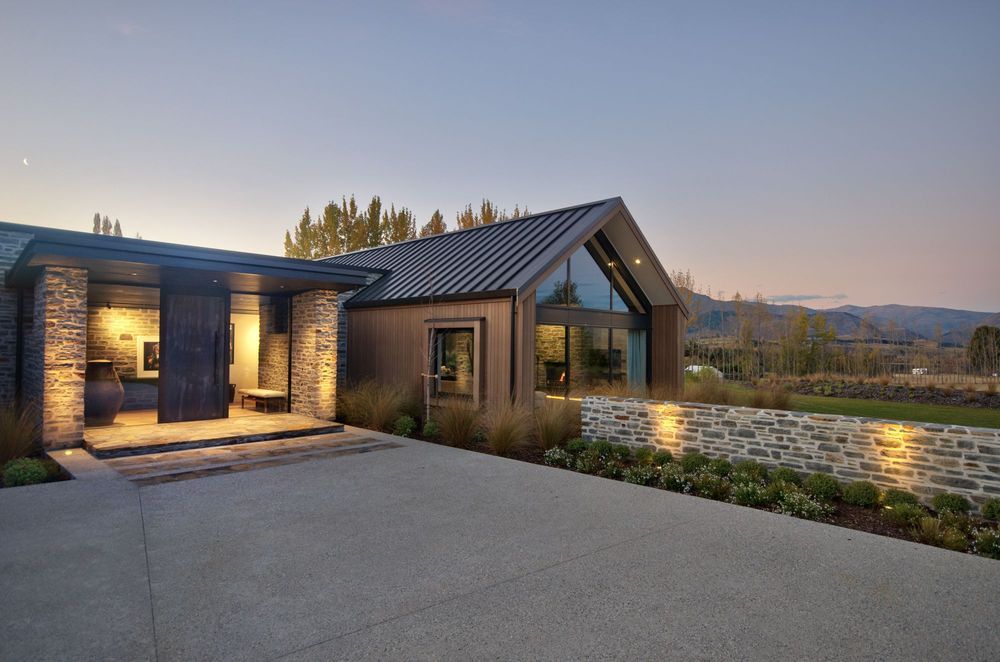Excellent demonstration of craftsmanship with stone by Tahuna Stone.