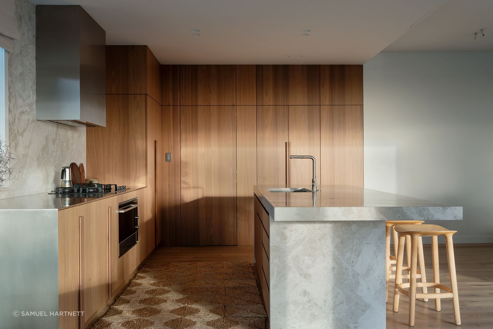 Te Atatū Residence by Material Creative | Frozen Walnut Veneer