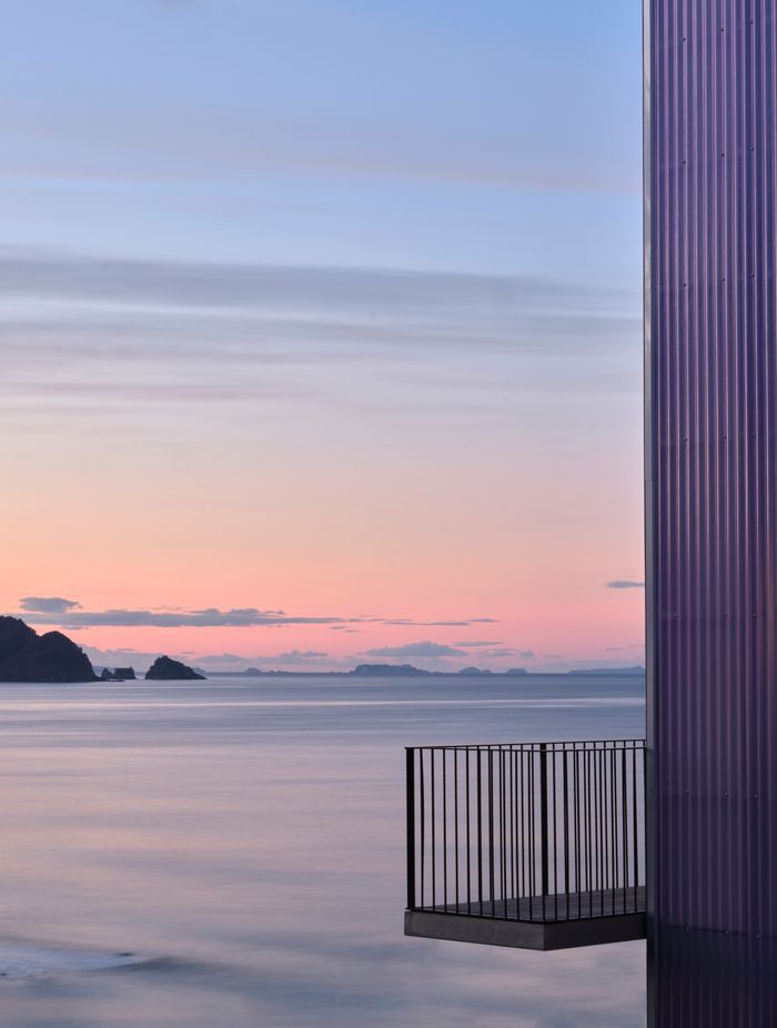 The build was oriented to the wide views. The balcony from the living room extends past the edge of the building to create a hidden corner. “You can’t see people, people can’t see you from inside. It’s a really cute moment,” says Dominic.