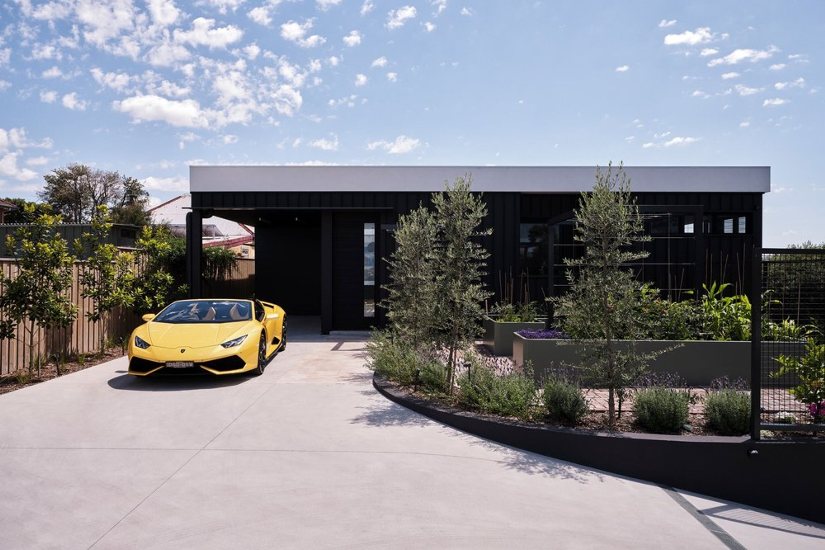 Double-Halo House by Studio Snell | Photography by Dave Wheeler
