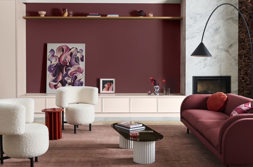Ceiling - Dulux Sandfly Point Half, Cabinets - Dulux Basic Coral, Feature Wall - Dulux Silo Park. Styling: Bree Leech. Photographer: Lisa Cohen. Artwork (large) '2021 Serpent Series' by Barbara Kittallides; Artwork (small) 'Clay Bird' print by Stacey Ree