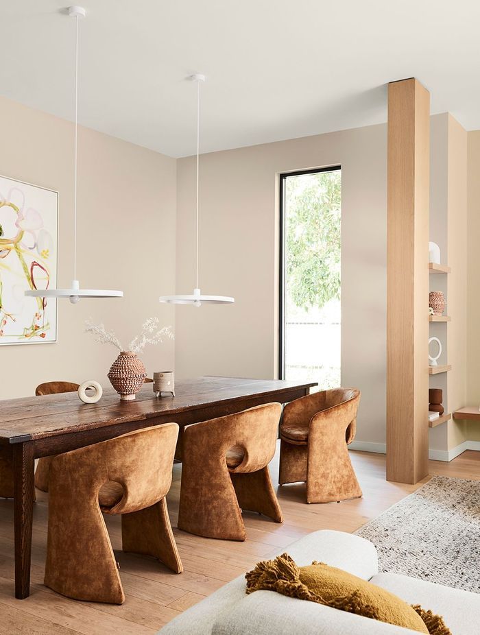 STYLING: BREE LEECH. PHOTOGRAPHER: LISA COHEN. COLOURS: DULUX KAURI CLIFFS AND KUAOTUNU. "LOOKING DOWN FROM ABOVE #4" ARTWORK BY ALI MCNABNEY- STEVENS