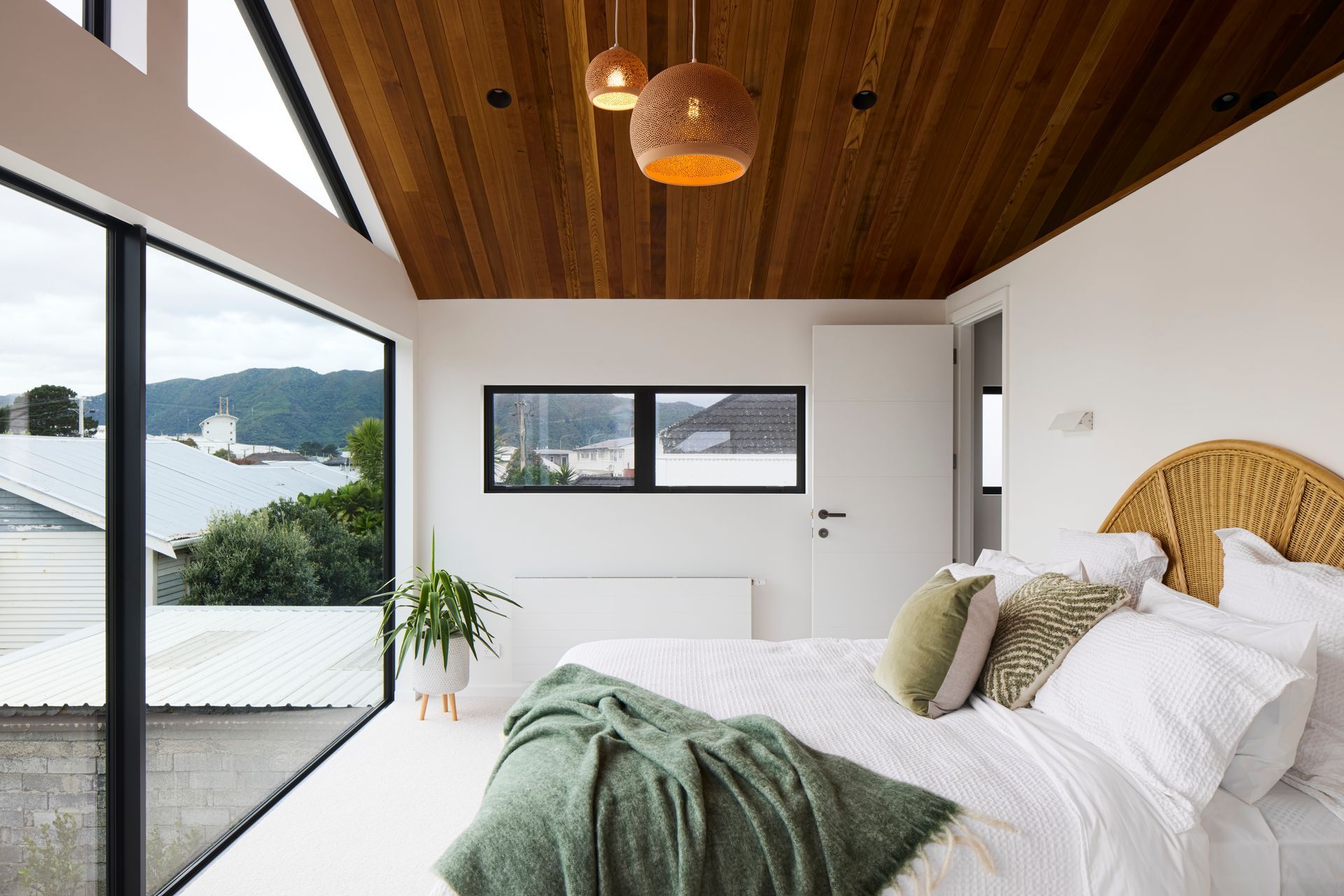 ZELA Offset Deep Tilt, black – SLDL251T  |  Multi-LIGHTZ, black – SL41-EL