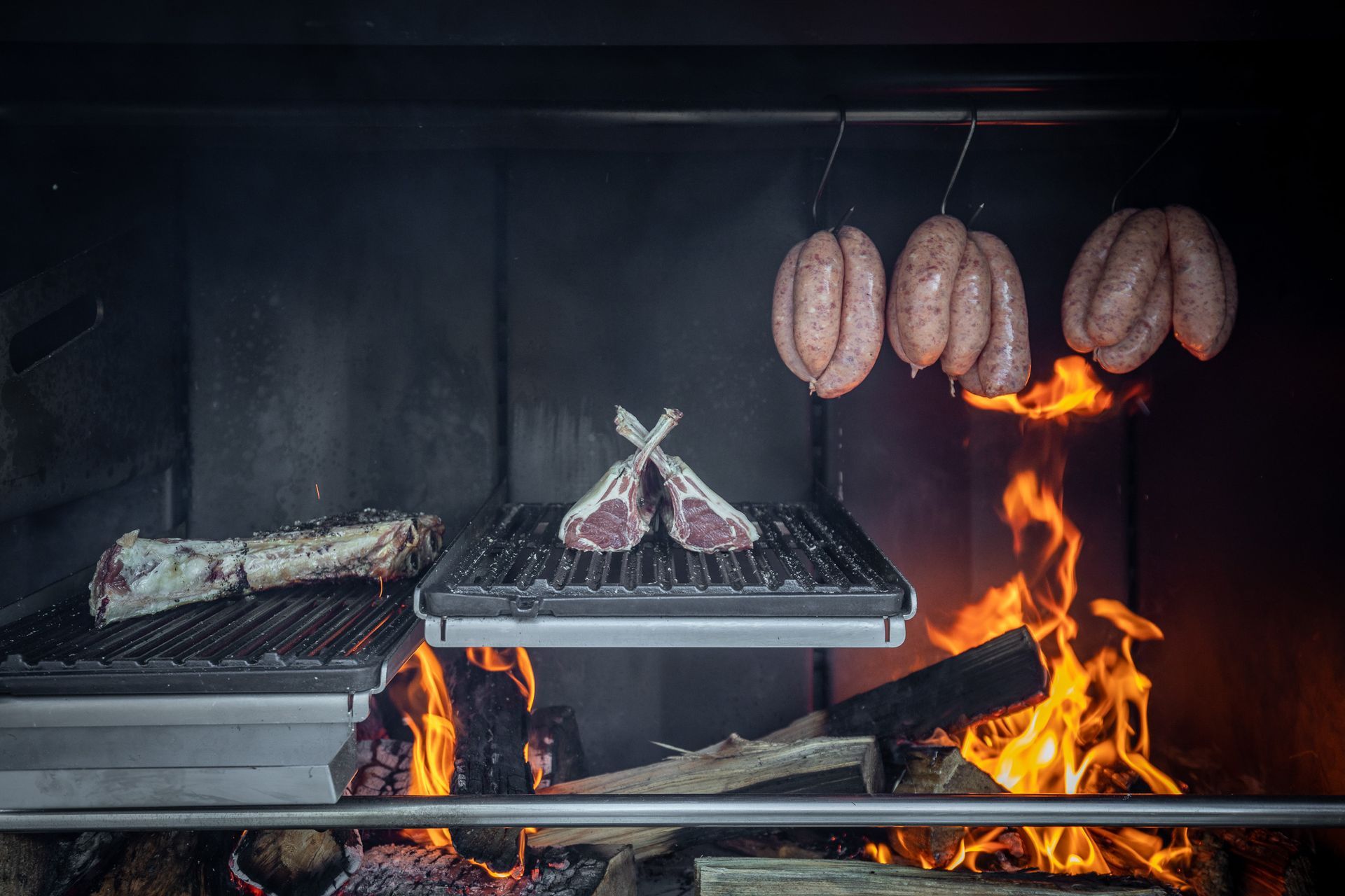 Escea’s Outdoor Fireplace Kitchen was designed for serious flame grillers who want to hone their culinary skills and impress their friends and family.