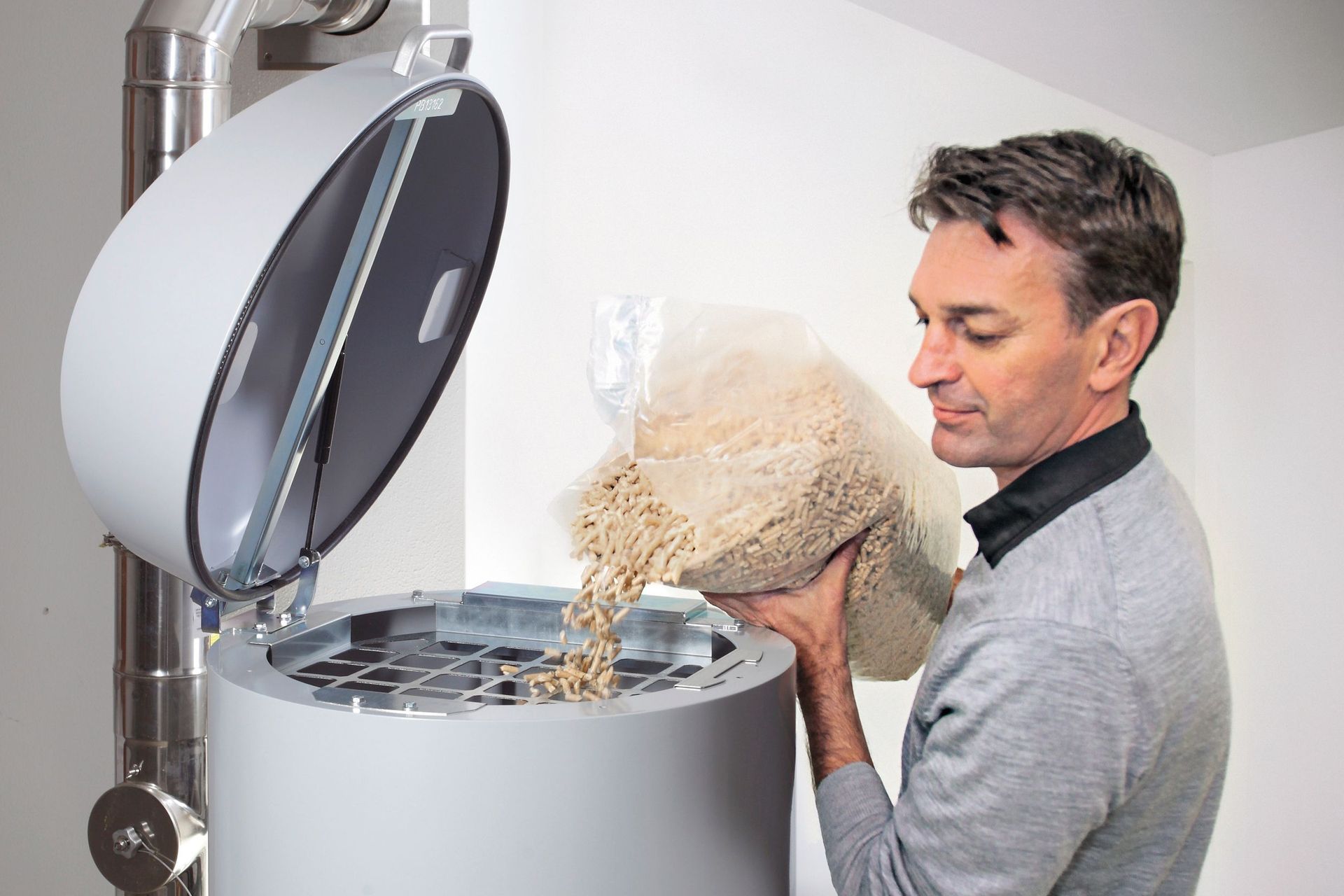 Heating with 100 per cent renewable energy is possible with a pellet boiler.