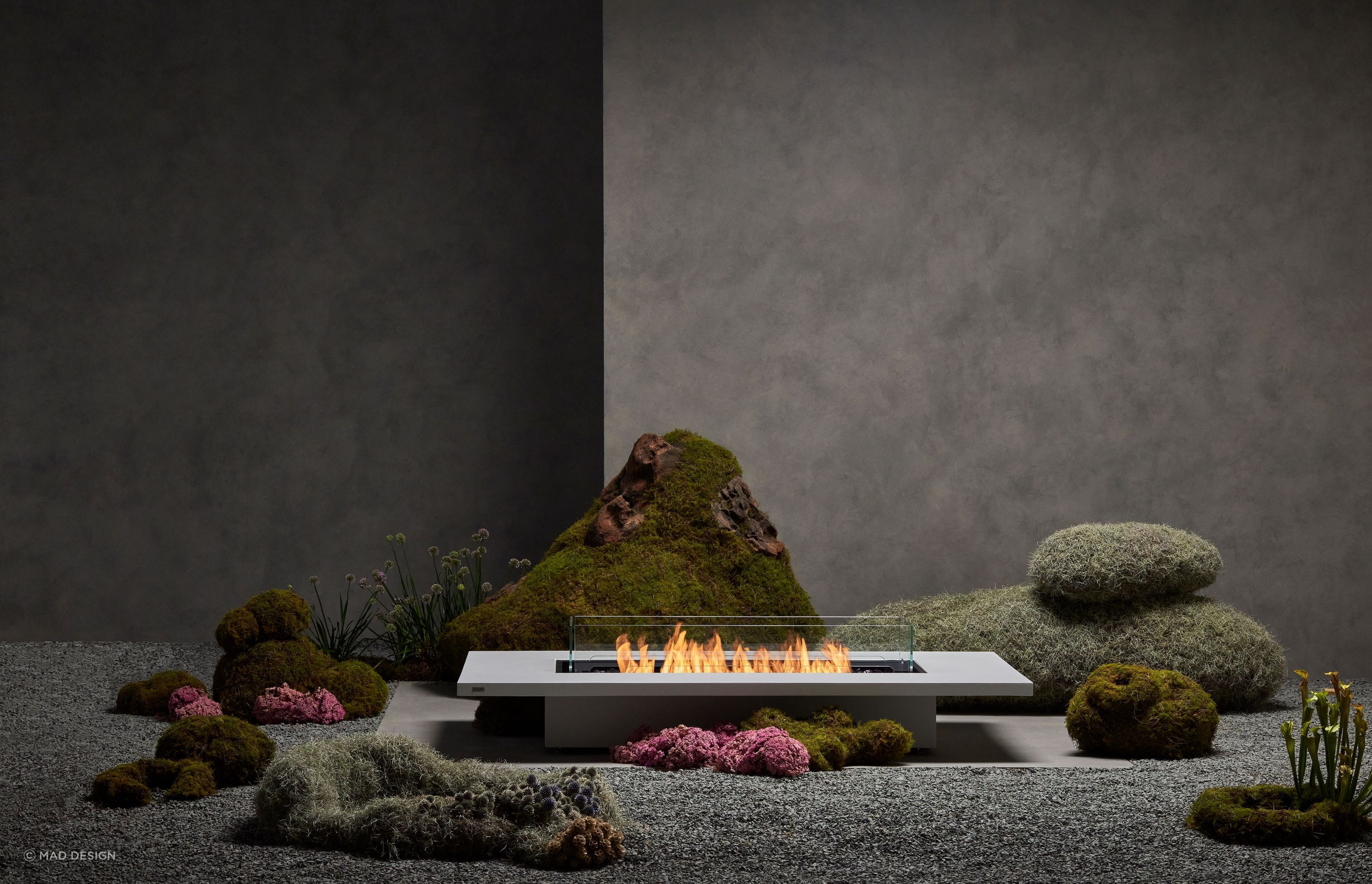 Fire tables and outdoor fire pits offer an interesting alternative to traditional style fireplaces