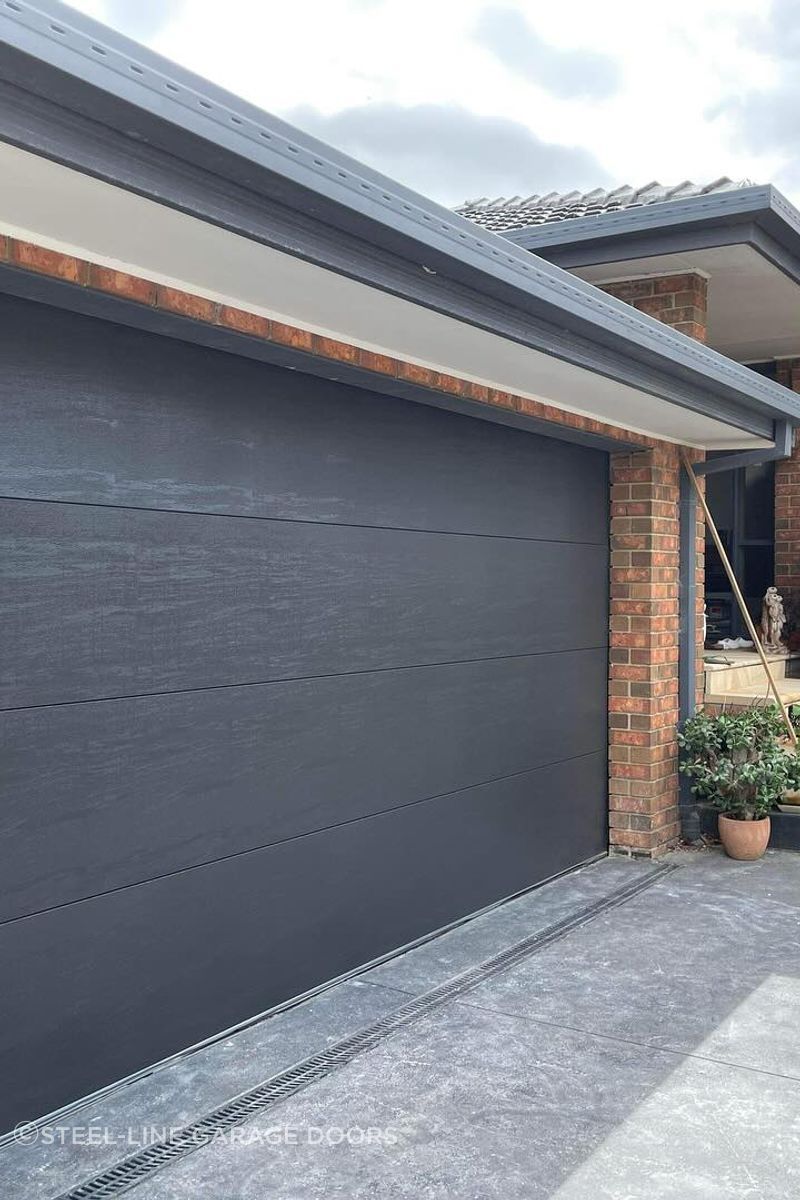 Flatline-Monument-everliftgaragedoors.jpg
