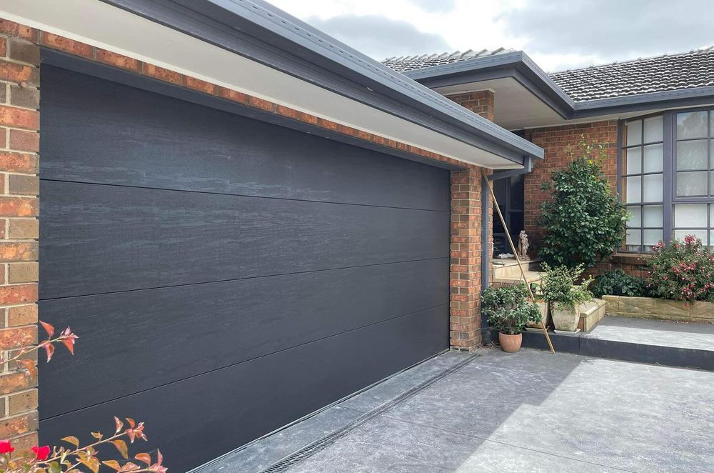 Flatline-Monument-everliftgaragedoors.jpg