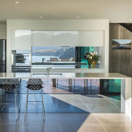 The irresistible appeal of frameless glass