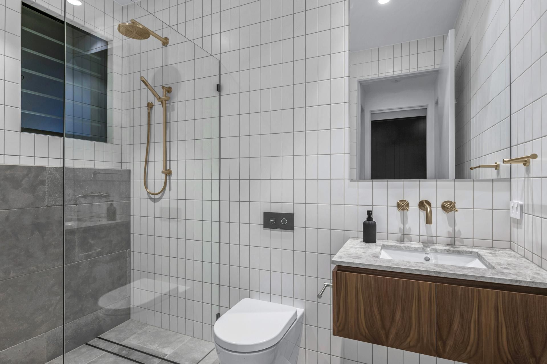 A fixed or wall mounted shower head Featured product: Round Shower Rose 200M - Tiger Bronze