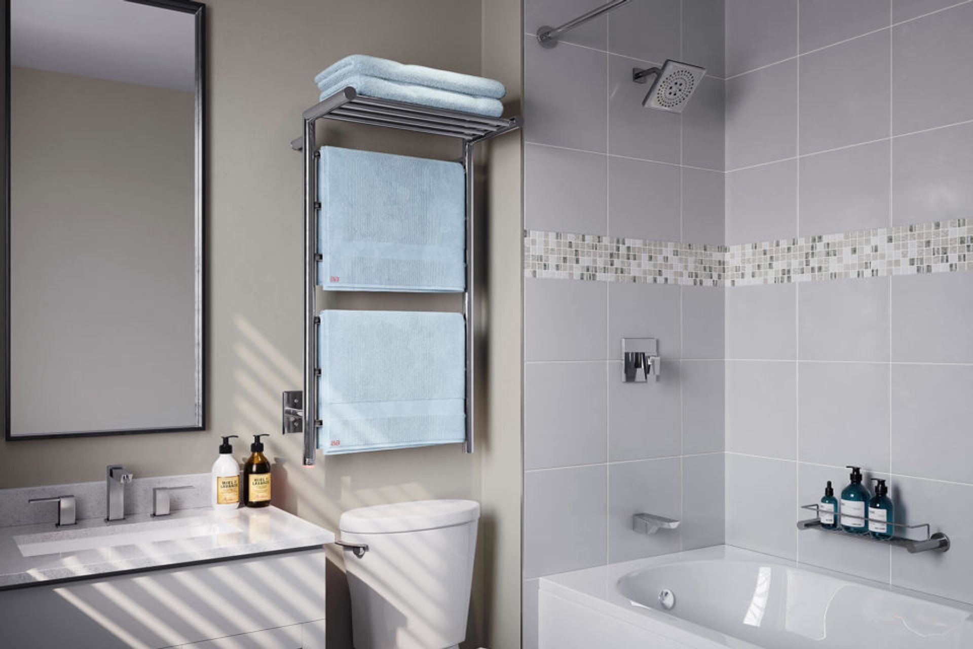 EDGE 10 Bar 500mm heated towel rail with PTSelect Switch (US model shown here - square cover plate)
