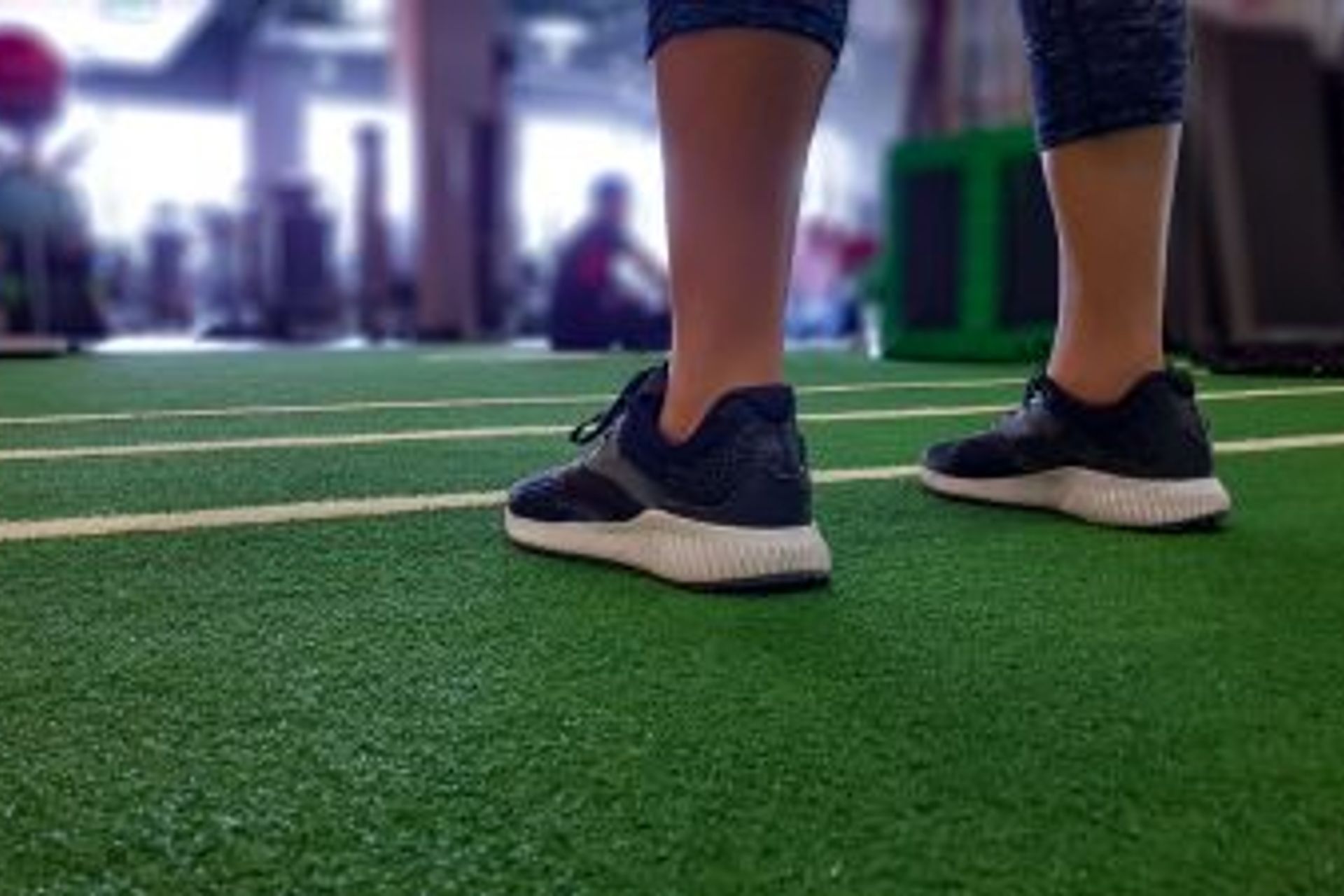 9 Advantages of Using Artificial Grass for Commercial Gyms