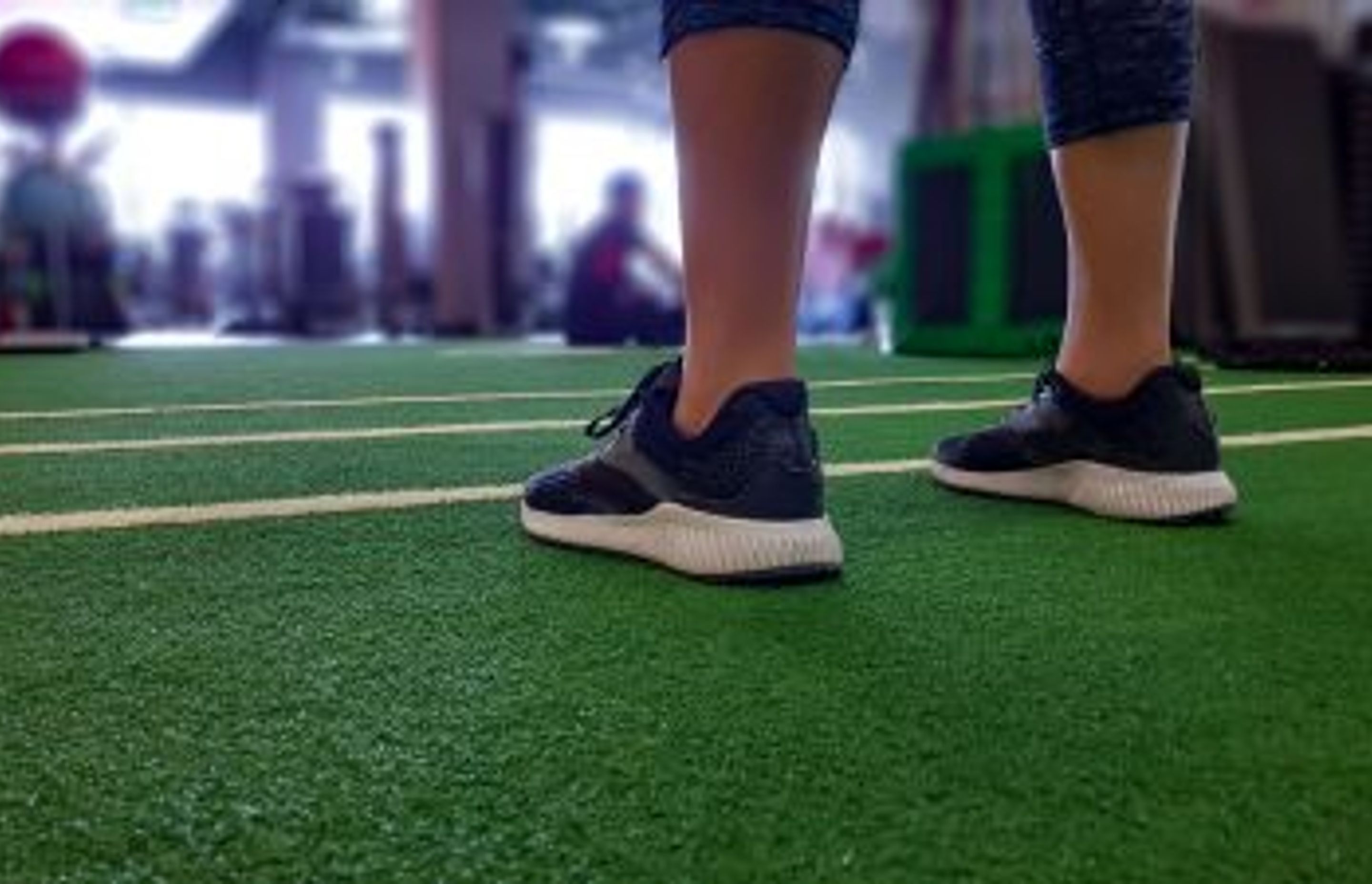 9 Advantages of Using Artificial Grass for Commercial Gyms