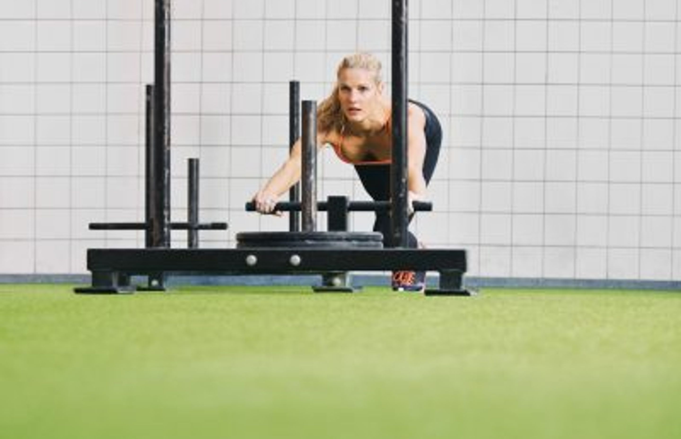 9 Advantages of Using Artificial Grass for Commercial Gyms