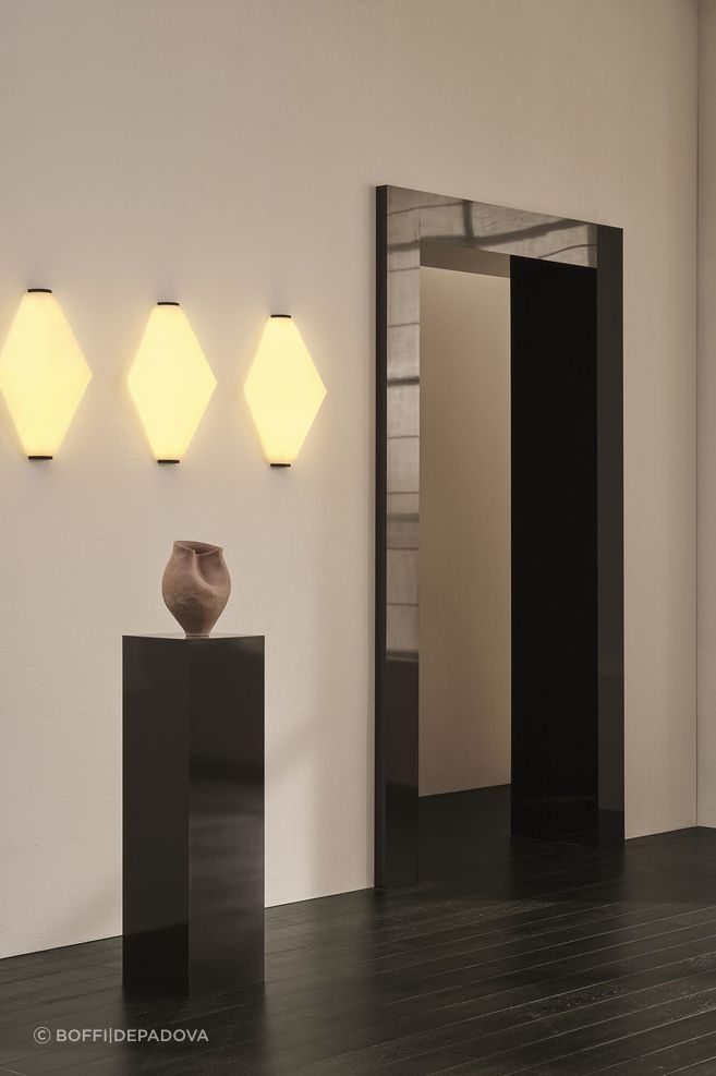 Single Helium Wall Mounted Light