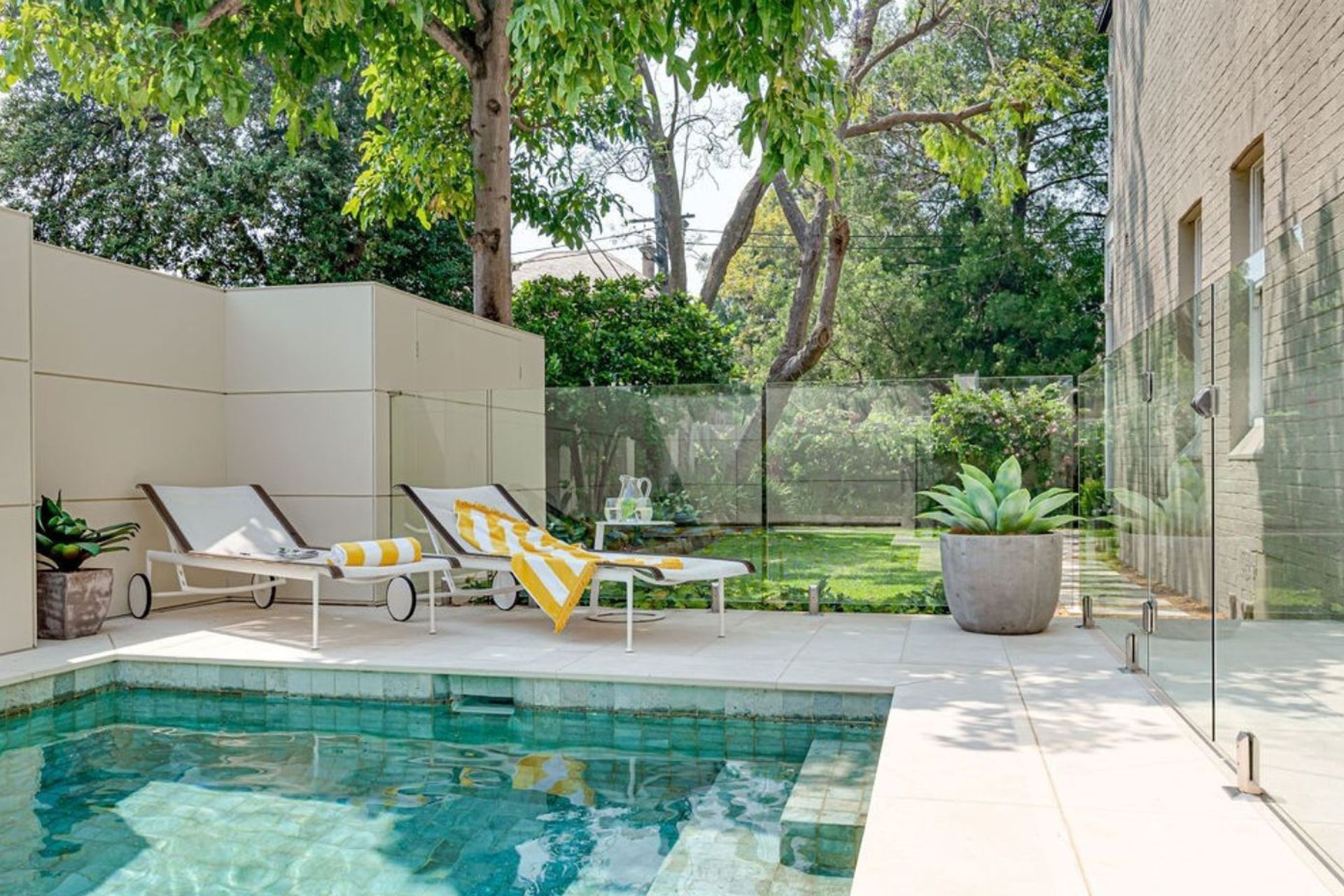 Tavira Limestone Alfresco | Gardner Design & Construction