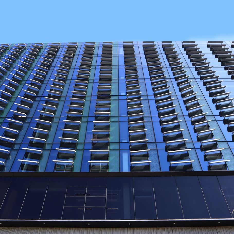 Building facades, sustainable to the core