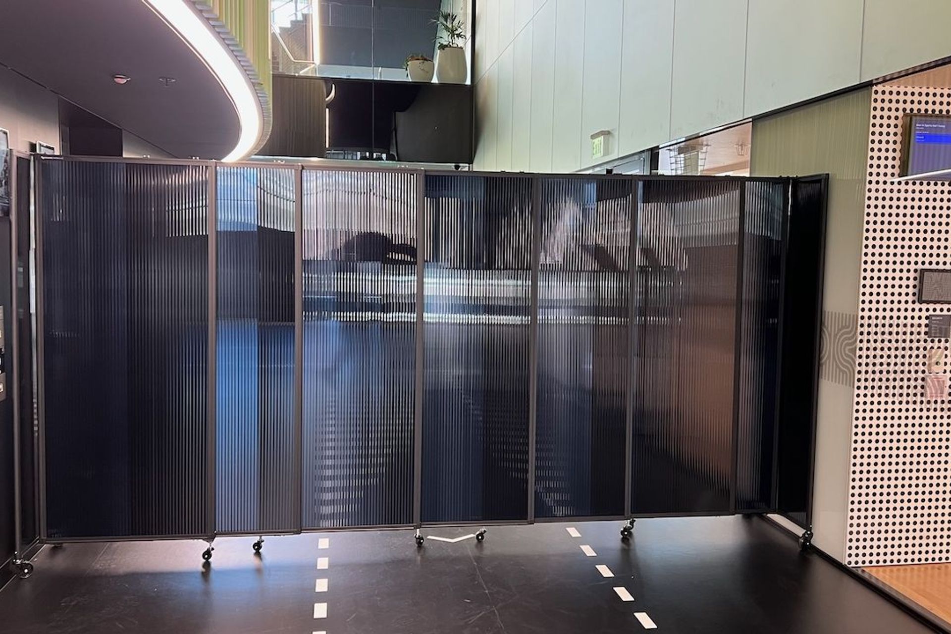 Versare StraightWall in Polycarbonate used for traffic management