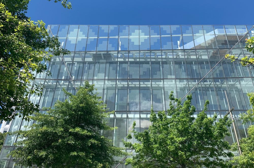 The rooftop restaurant is surrounded in glazing, creating a spectacular outlook over the city. Photograph courtesy of Sheppard & Rout Architects.