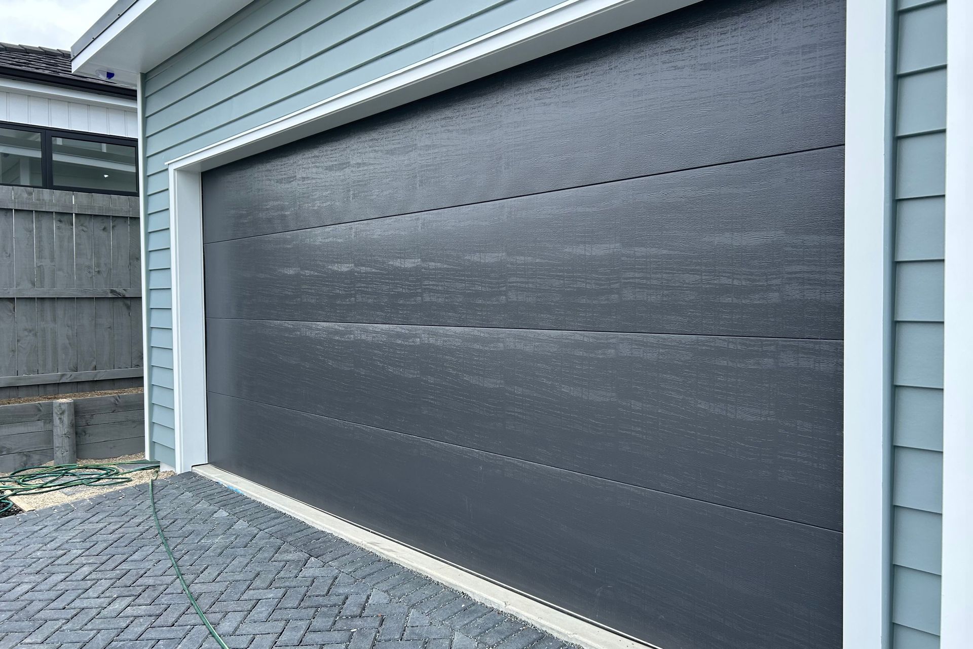 Flat Woodgrain sectional door